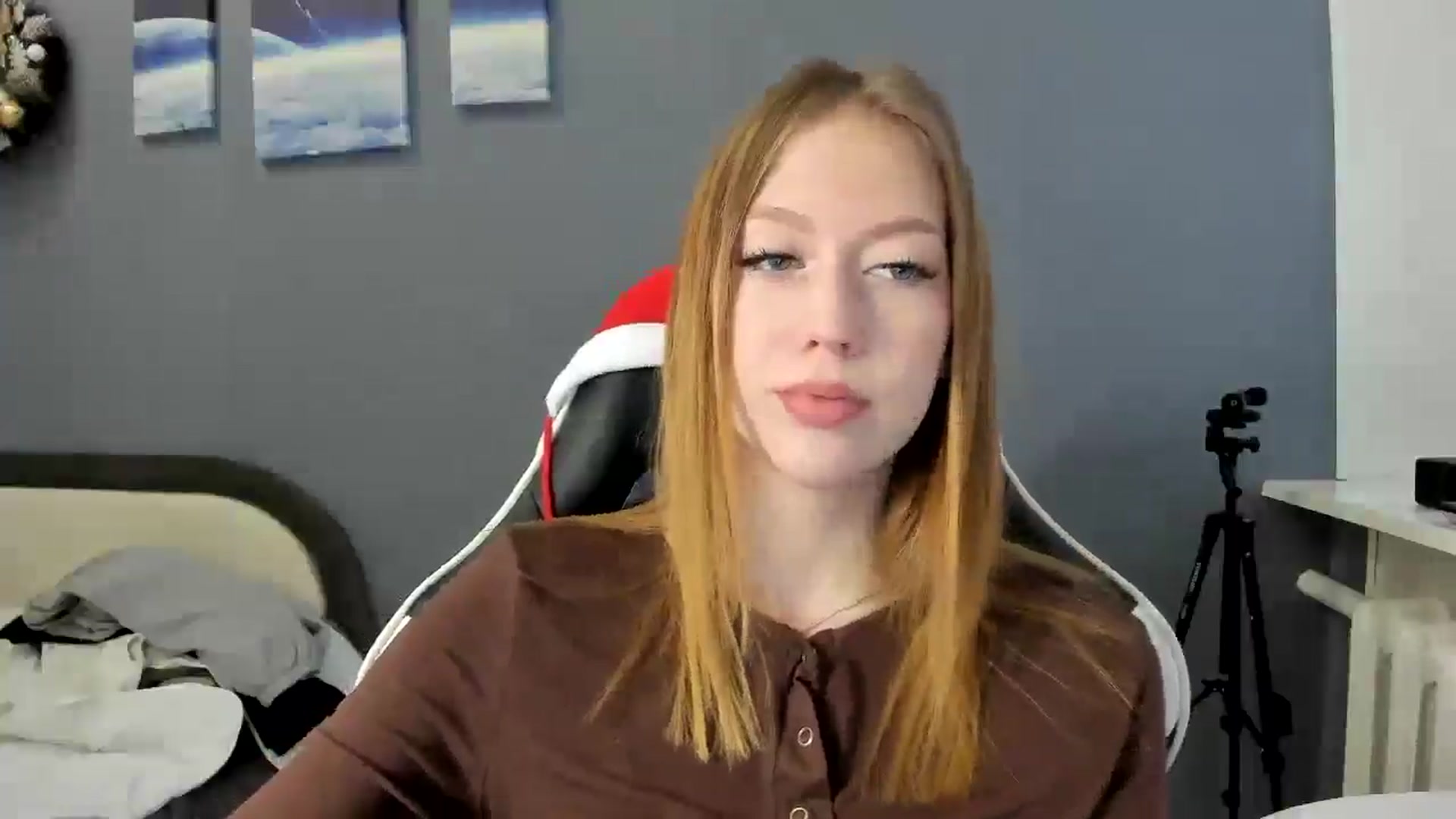 Gallery image thumbnail from RoboSasha's myfreecams stream on, 12/24/2024, 13:22 image 13 of 20