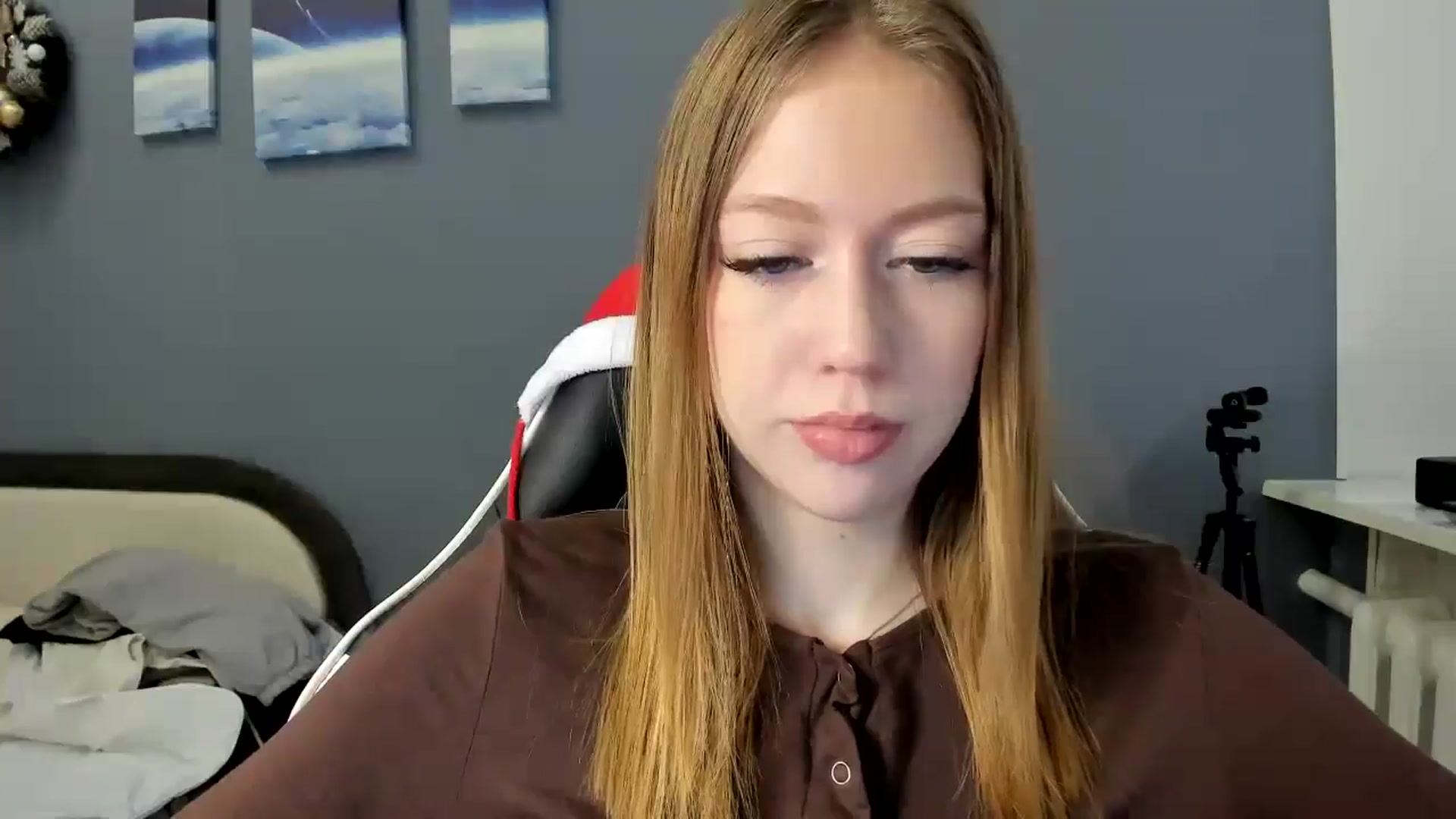 Gallery image thumbnail from RoboSasha's myfreecams stream on, 12/24/2024, 13:22 image 16 of 20