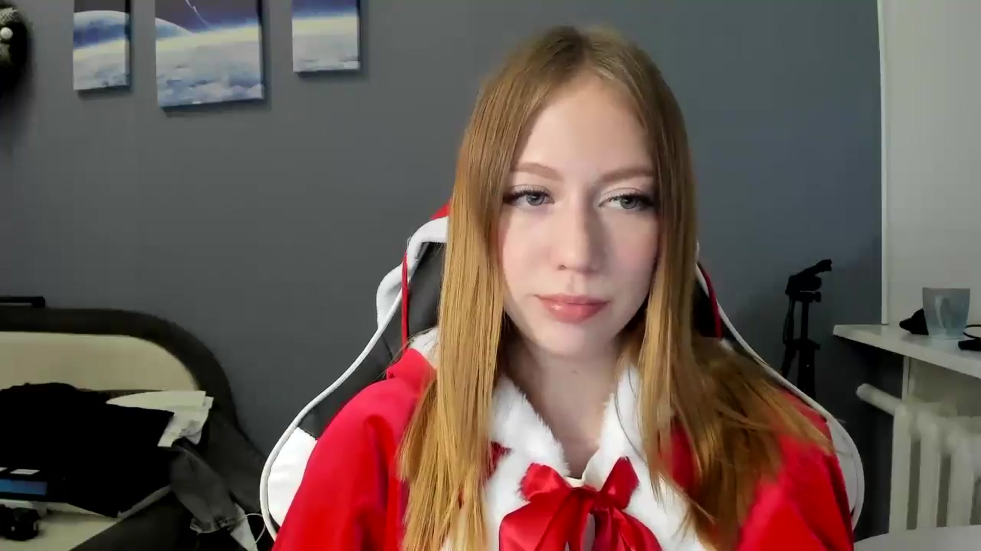 Gallery image thumbnail from RoboSasha's myfreecams stream on, 12/25/2024, 12:26 image 13 of 20