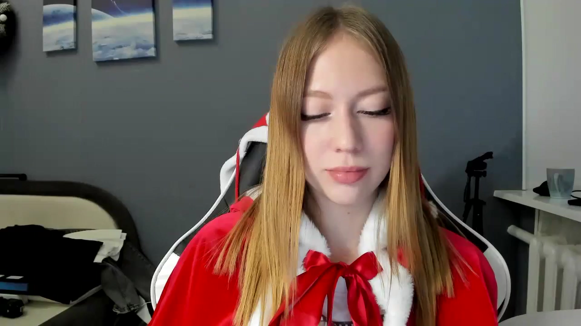 Gallery image thumbnail from RoboSasha's myfreecams stream on, 12/25/2024, 12:26 image 10 of 20