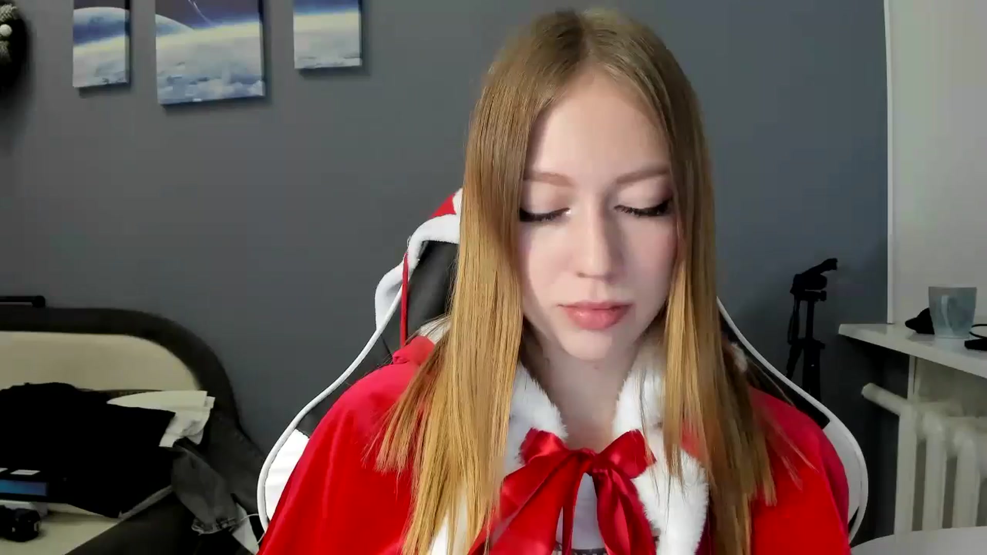 Gallery image thumbnail from RoboSasha's myfreecams stream on, 12/25/2024, 12:26 image 11 of 20