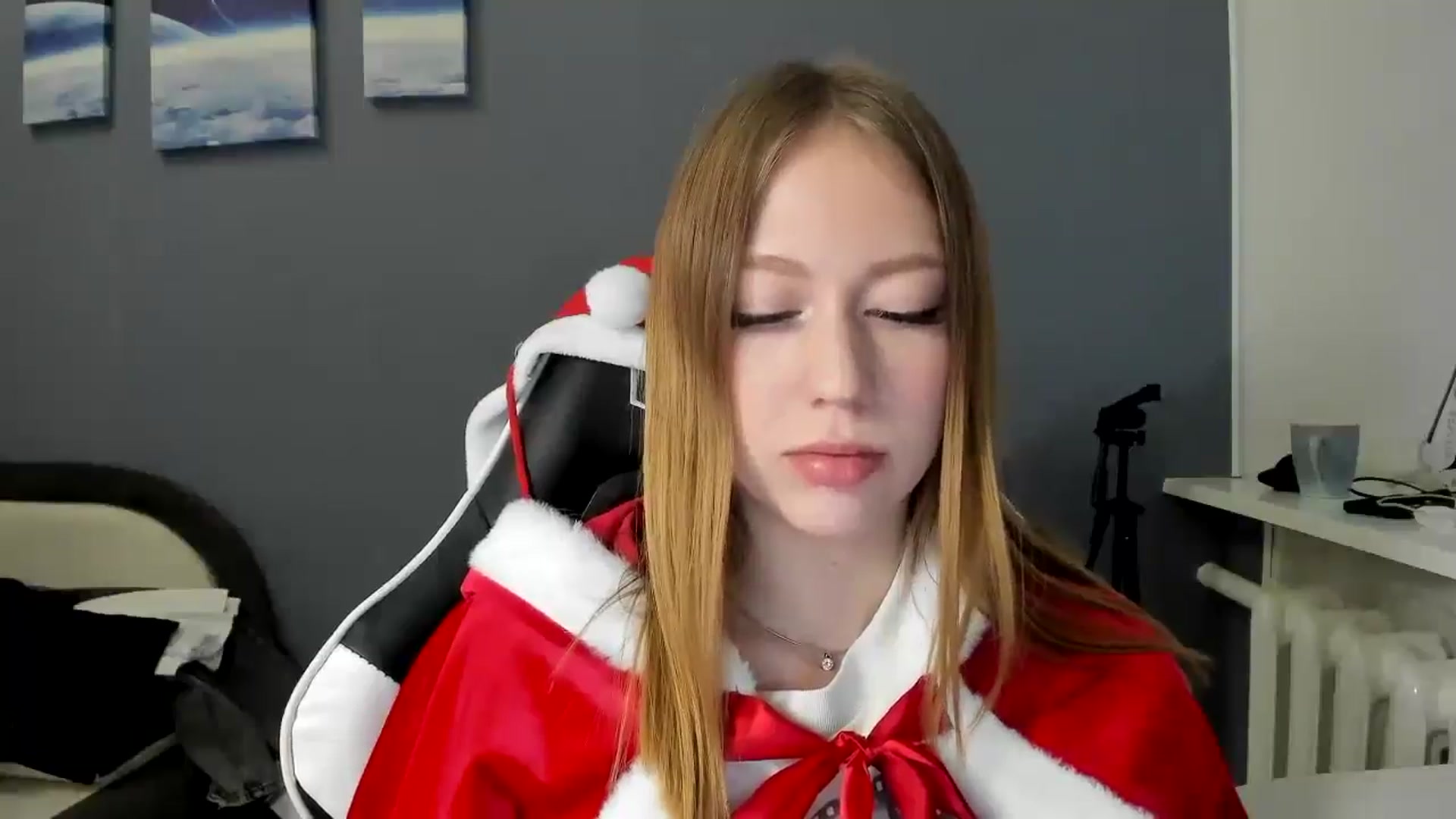 Gallery image thumbnail from RoboSasha's myfreecams stream on, 12/25/2024, 12:26 image 4 of 20