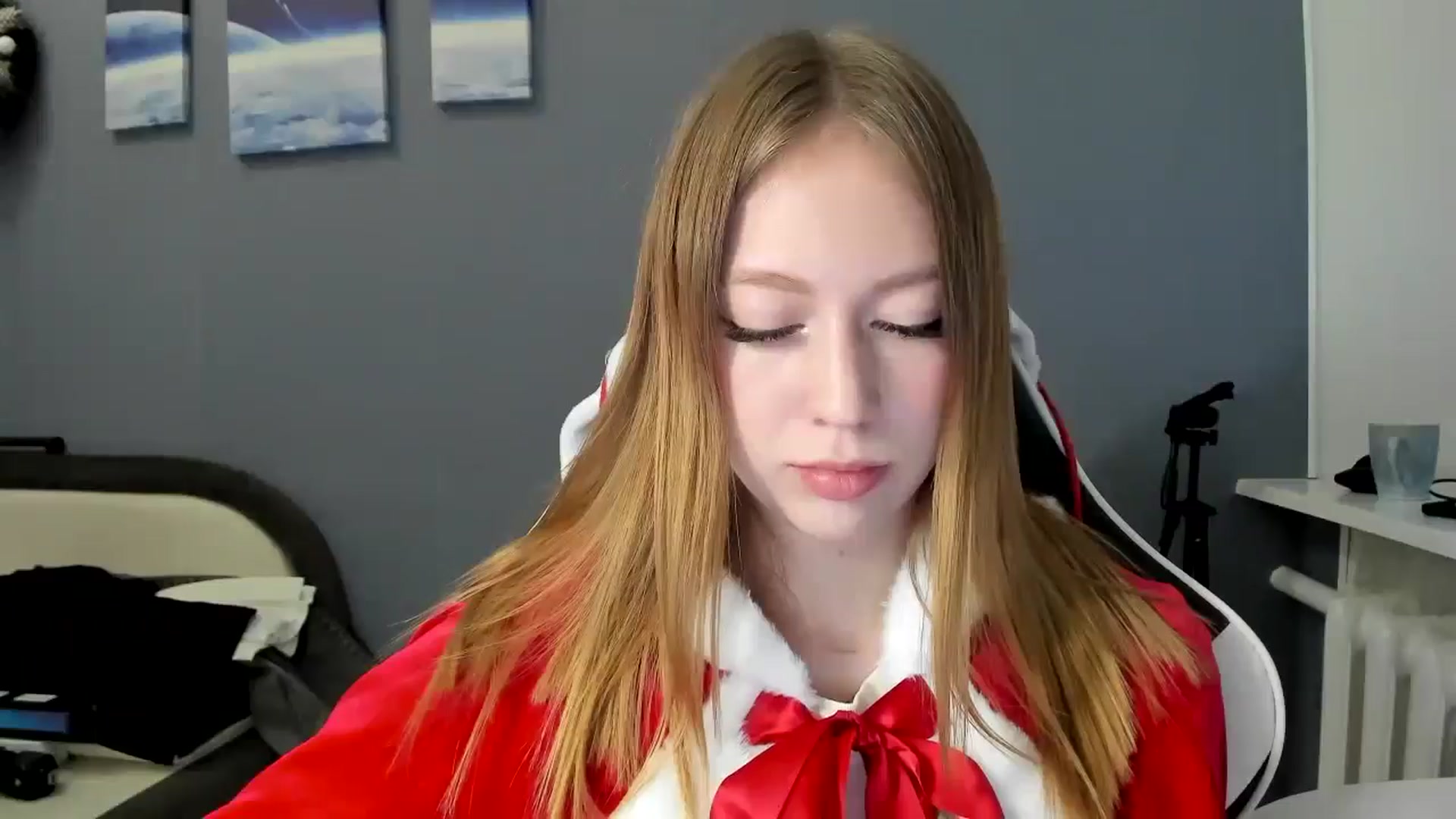 Gallery image thumbnail from RoboSasha's myfreecams stream on, 12/25/2024, 12:26 image 14 of 20