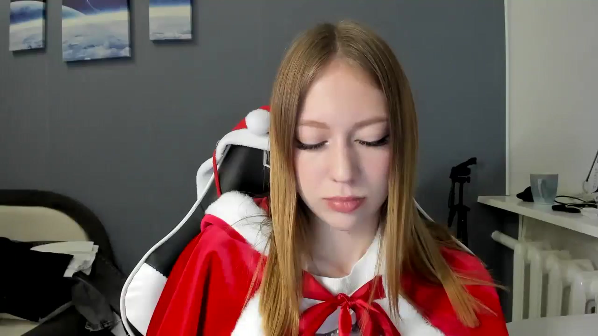 Gallery image thumbnail from RoboSasha's myfreecams stream on, 12/25/2024, 12:26 image 2 of 20