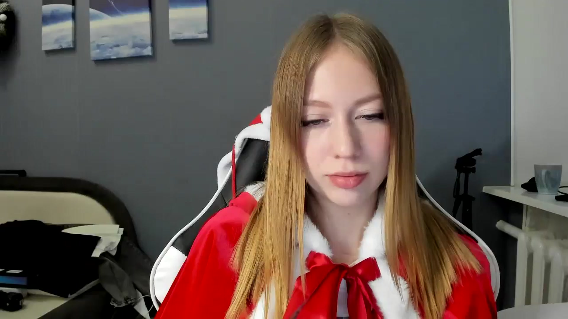 Gallery image thumbnail from RoboSasha's myfreecams stream on, 12/25/2024, 12:26 image 12 of 20