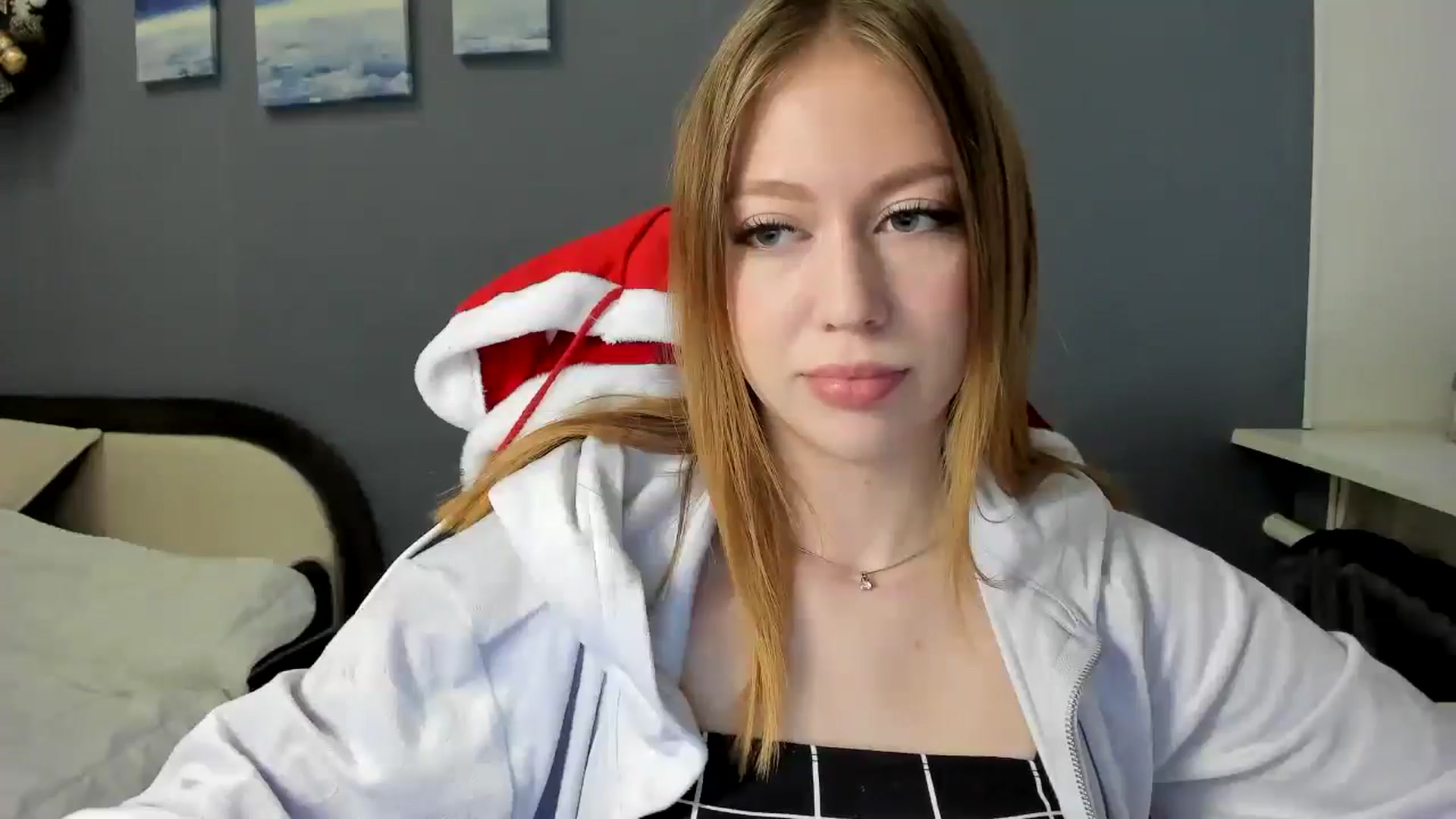 Gallery image thumbnail from RoboSasha's myfreecams stream on, 12/27/2024, 12:29 image 7 of 20