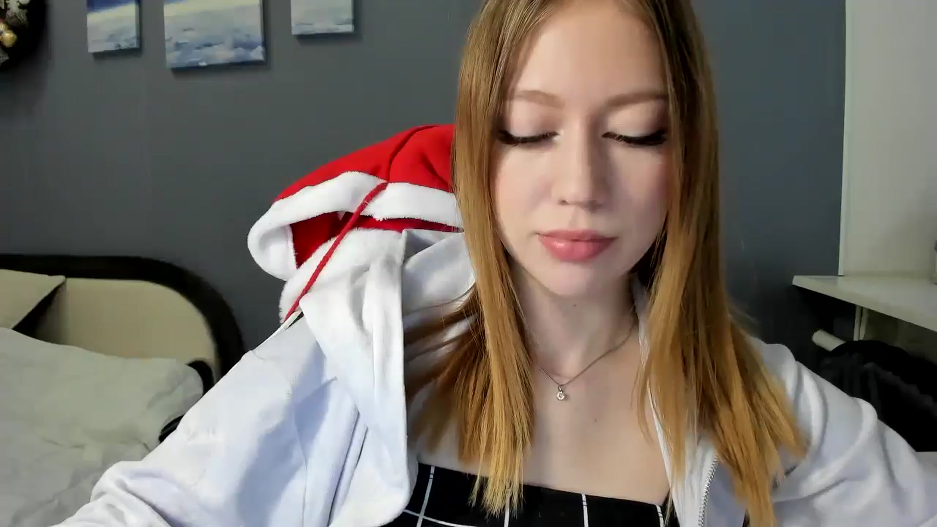 Gallery image thumbnail from RoboSasha's myfreecams stream on, 12/27/2024, 12:29 image 15 of 20