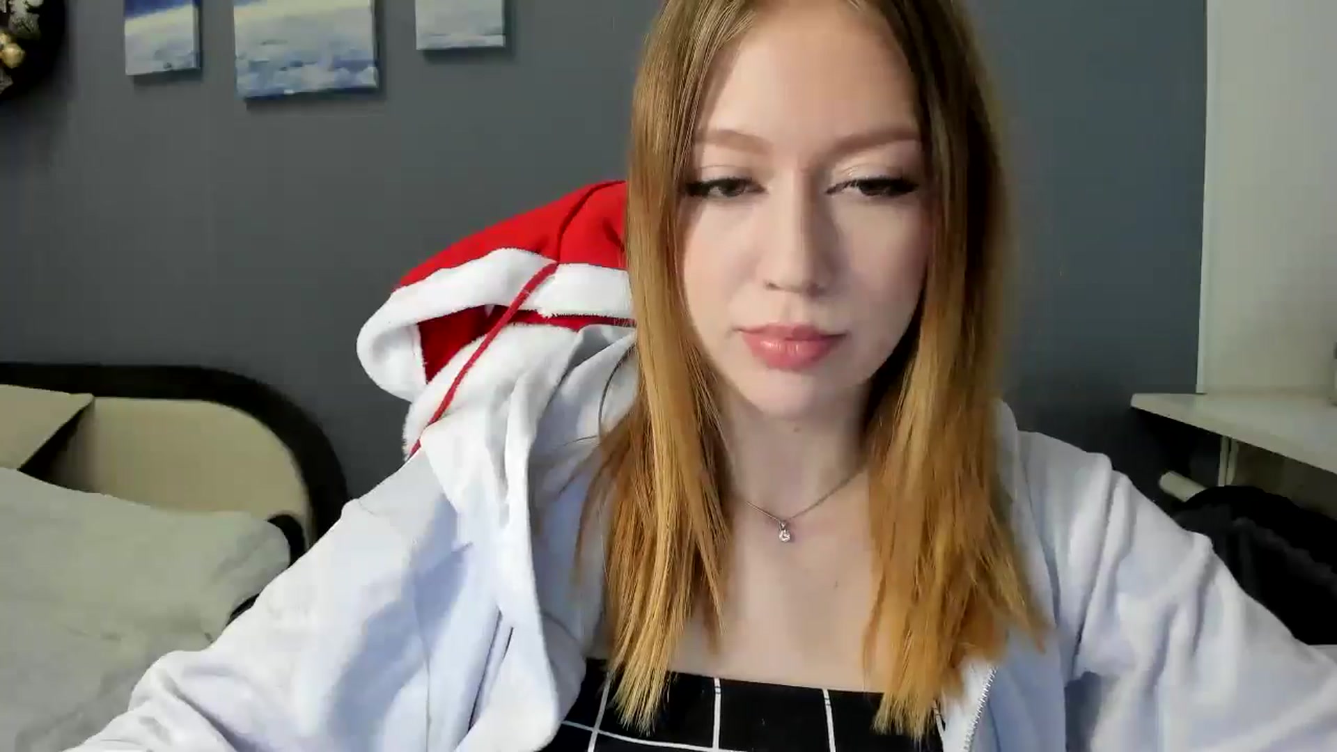 Gallery image thumbnail from RoboSasha's myfreecams stream on, 12/27/2024, 12:29 image 17 of 20