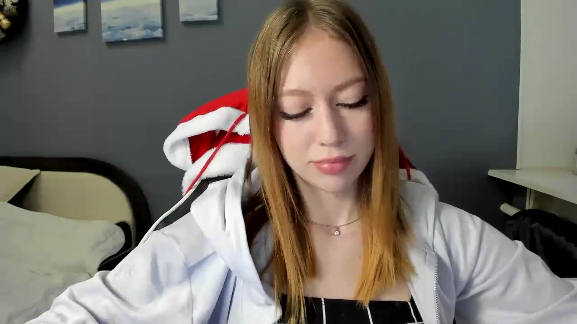 Gallery image thumbnail from RoboSasha's myfreecams stream on, 12/27/2024, 12:29 image 11 of 20