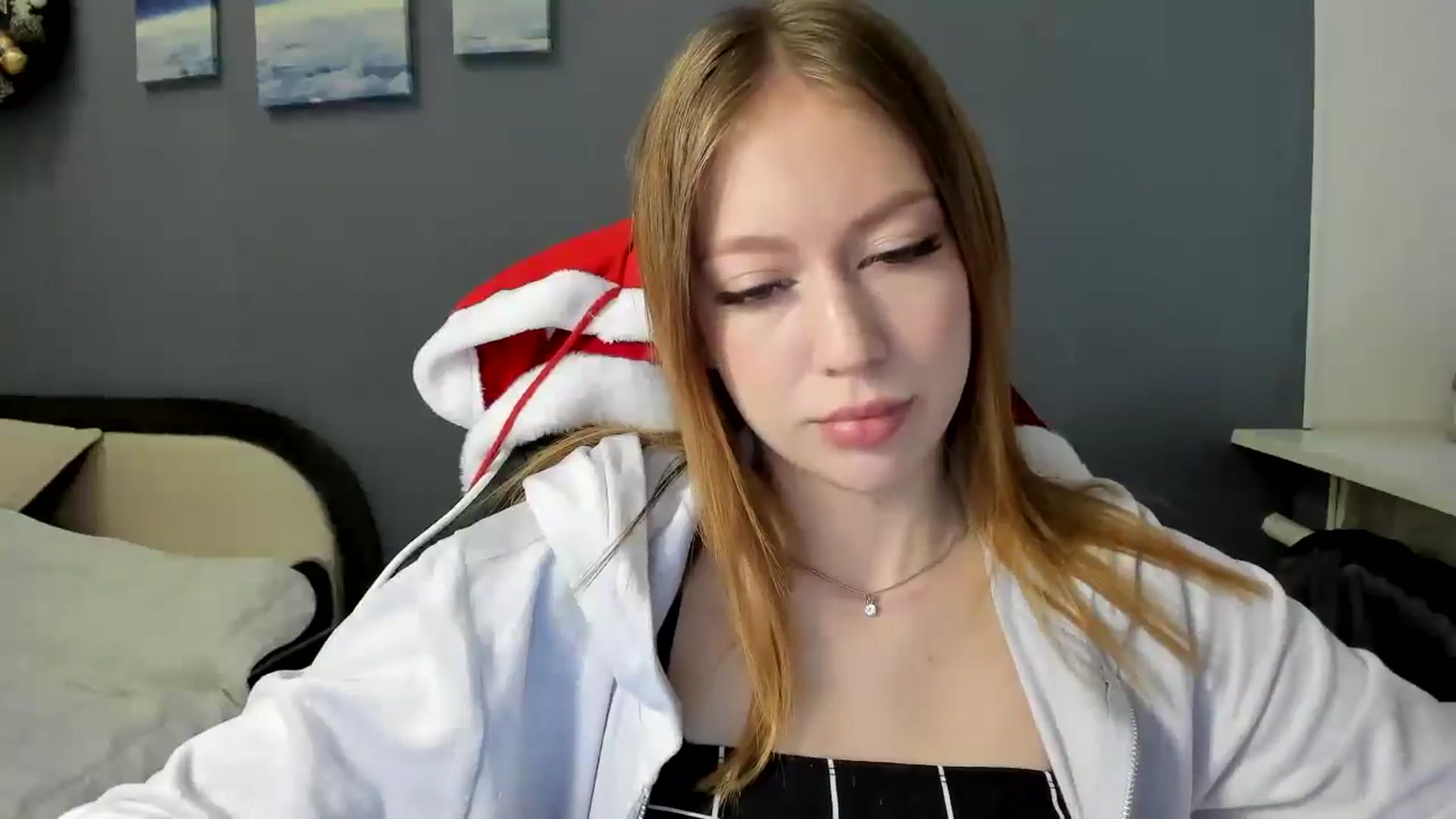 Gallery image thumbnail from RoboSasha's myfreecams stream on, 12/27/2024, 12:29 image 2 of 20
