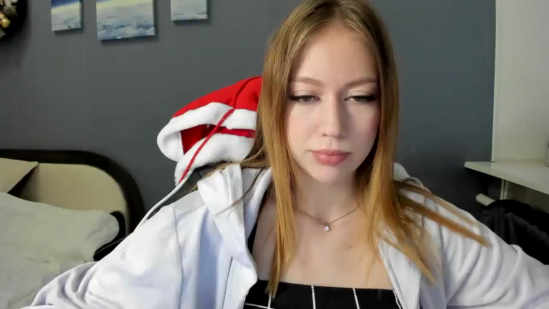 Gallery image thumbnail from RoboSasha's myfreecams stream on, 12/27/2024, 12:29 image 3 of 20