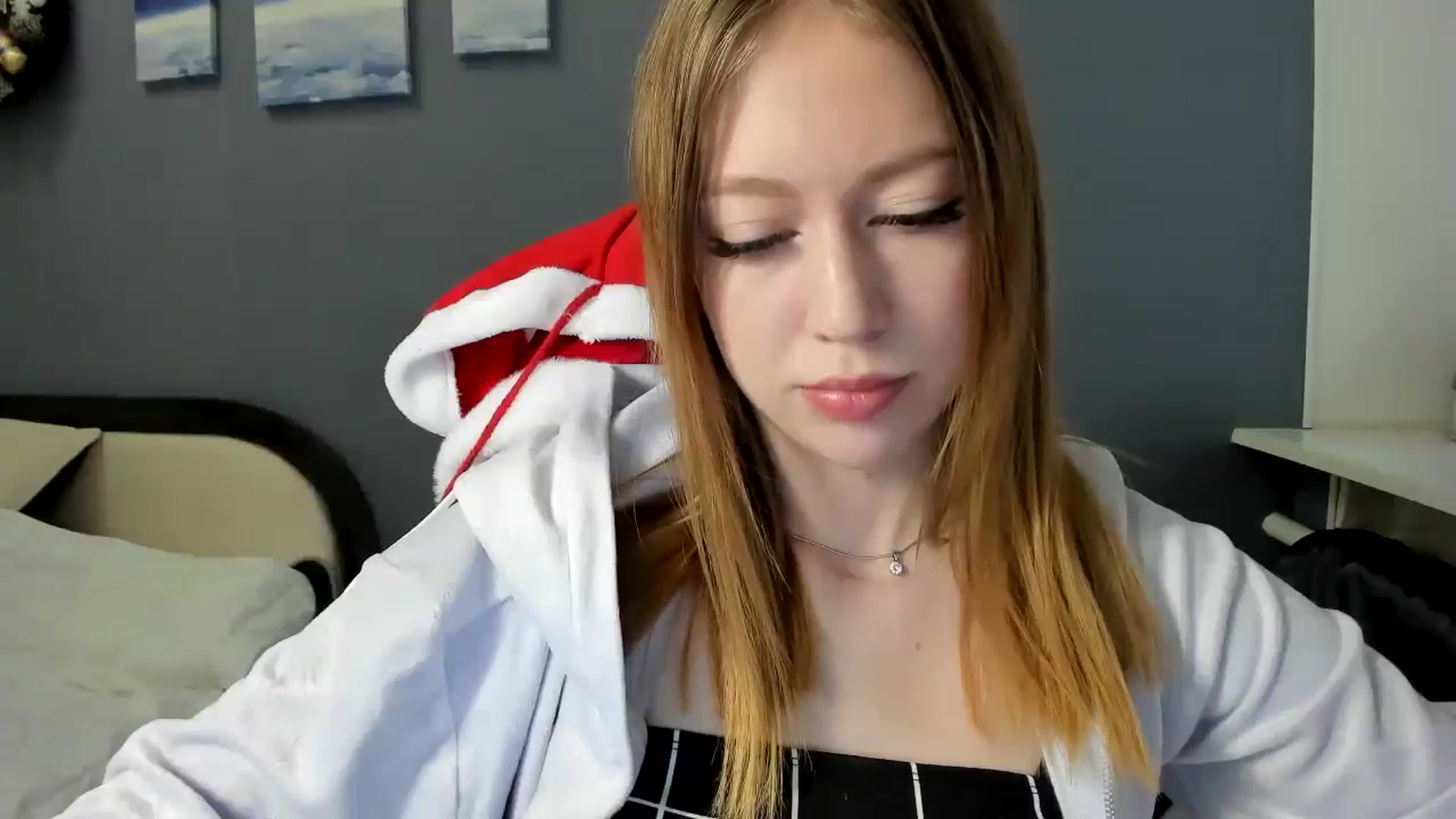 Gallery image thumbnail from RoboSasha's myfreecams stream on, 12/27/2024, 12:29 image 14 of 20
