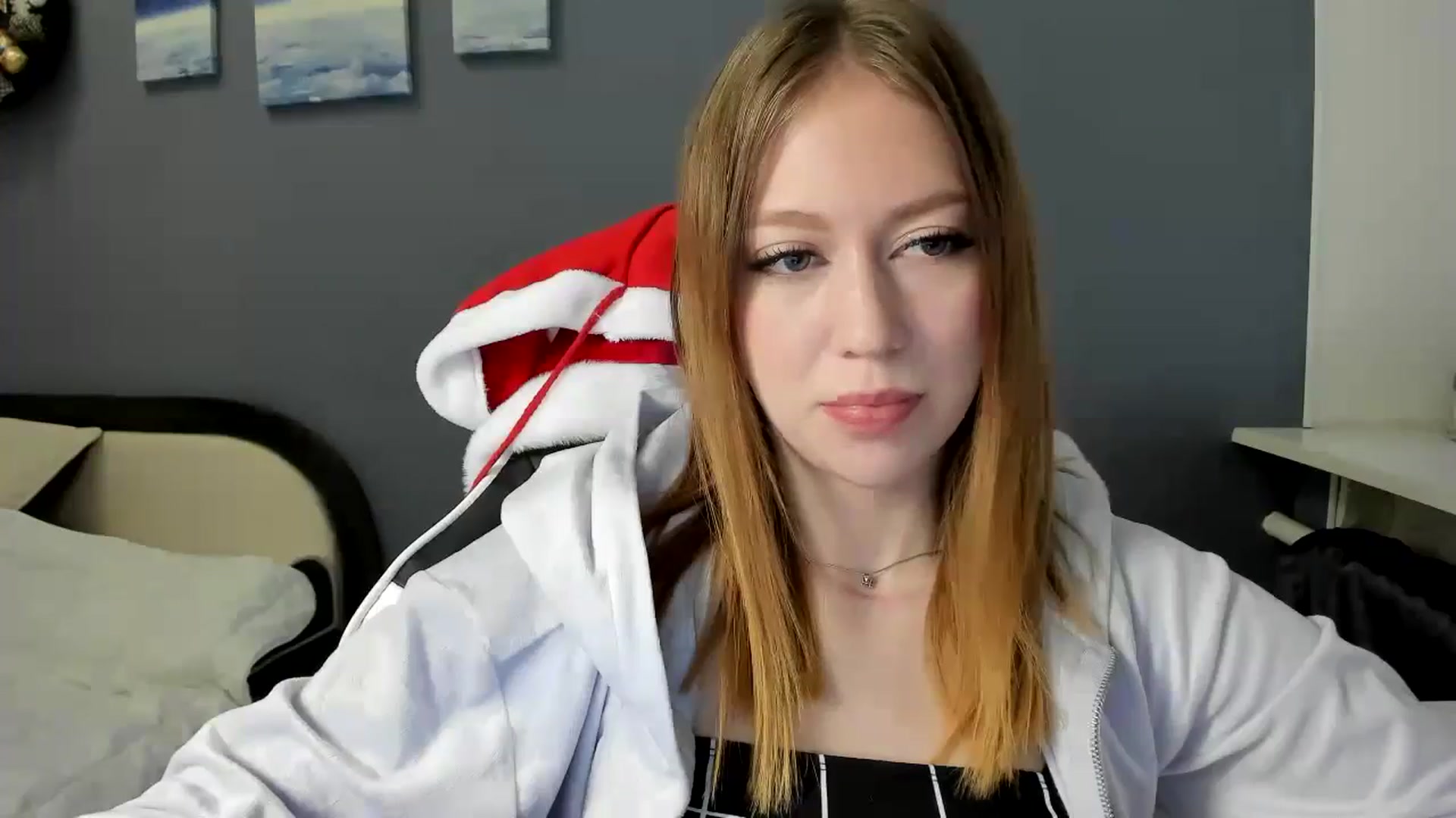 Gallery image thumbnail from RoboSasha's myfreecams stream on, 12/27/2024, 12:29 image 13 of 20