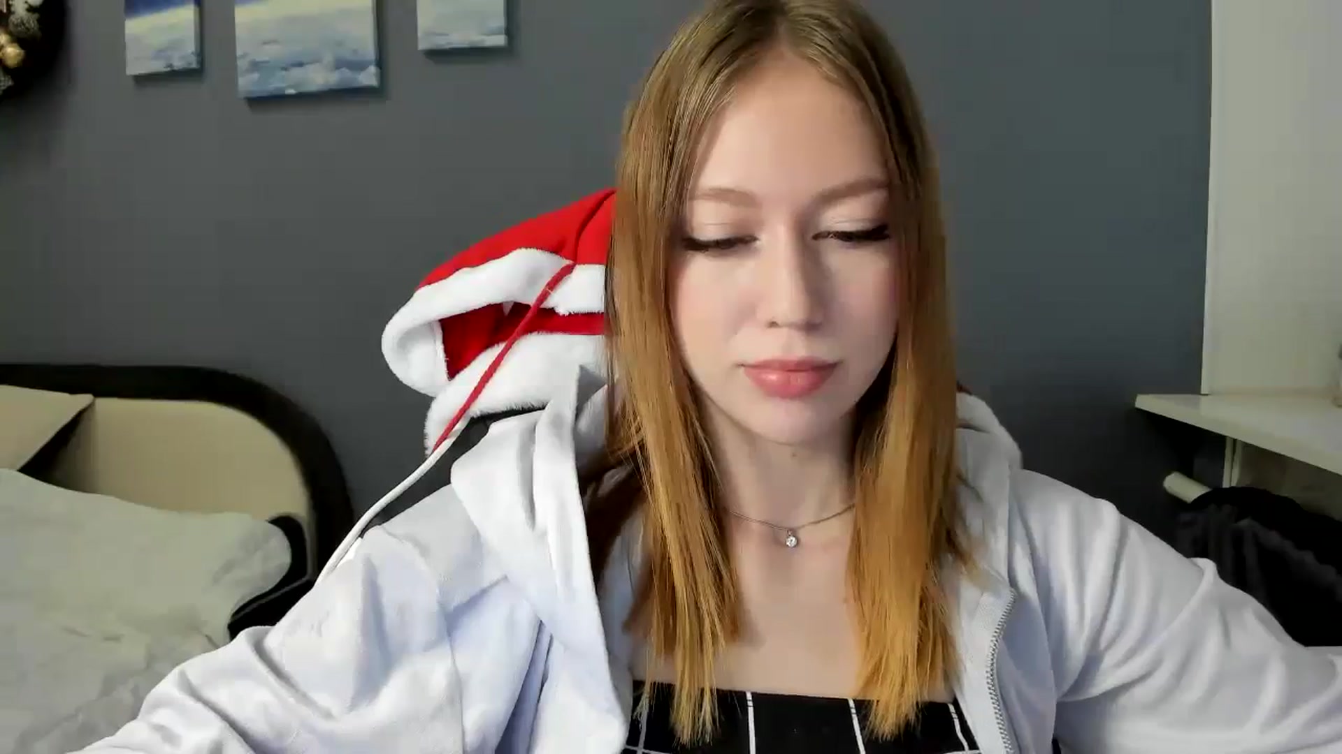 Gallery image thumbnail from RoboSasha's myfreecams stream on, 12/27/2024, 12:29 image 12 of 20