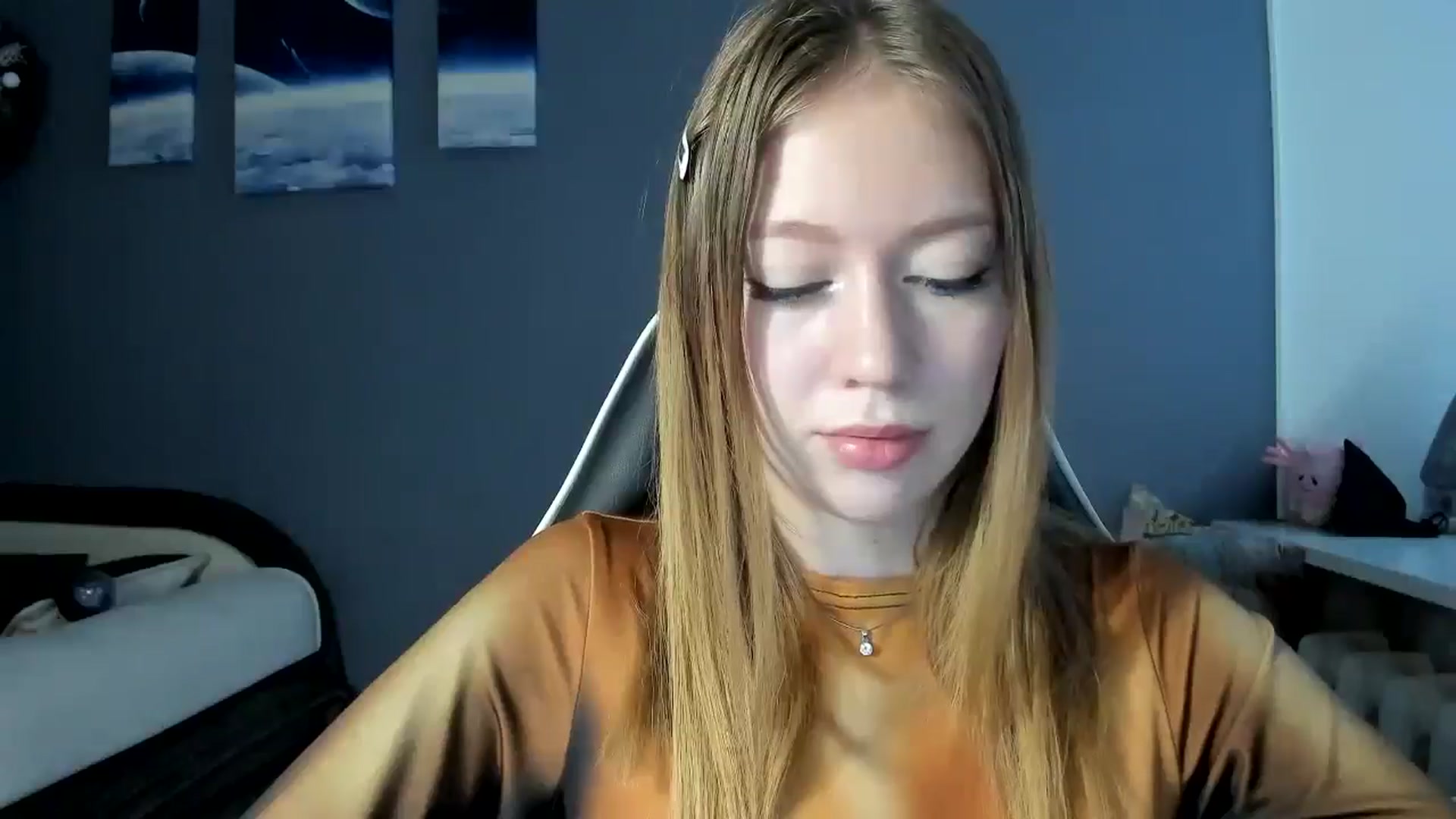 Gallery image thumbnail from RoboSasha's myfreecams stream on, 01/08/2025, 14:29 image 12 of 20