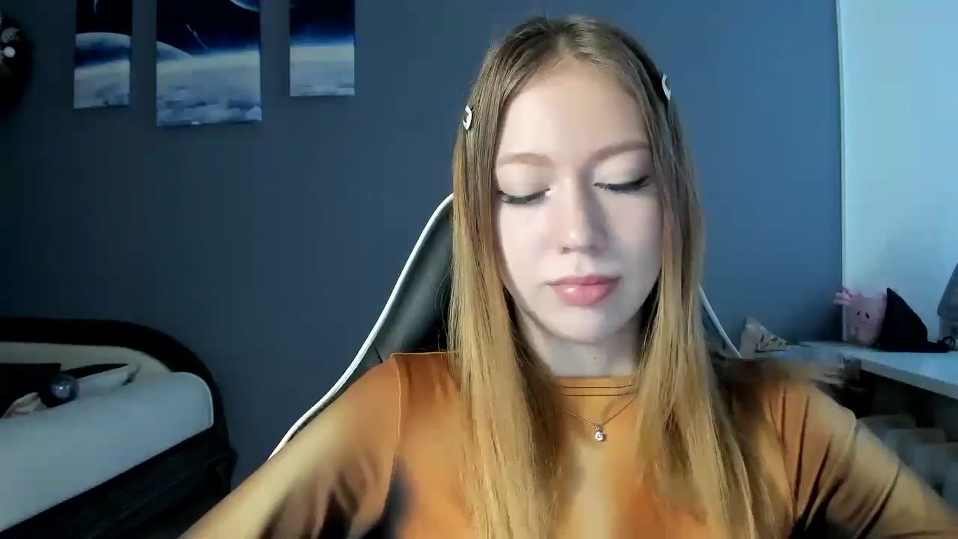 Gallery image thumbnail from RoboSasha's myfreecams stream on, 01/08/2025, 14:29 image 2 of 20