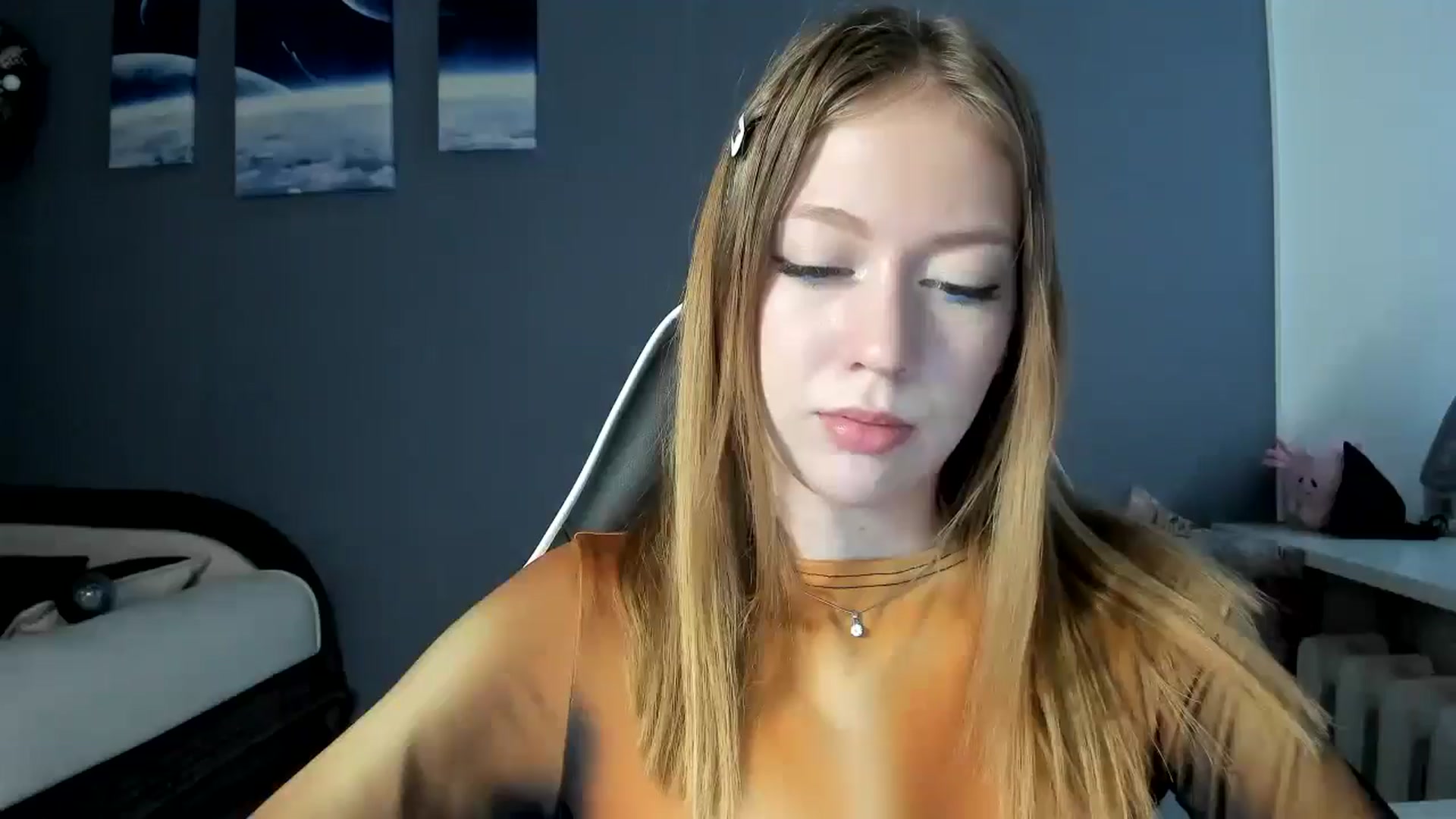 Gallery image thumbnail from RoboSasha's myfreecams stream on, 01/08/2025, 14:29 image 15 of 20