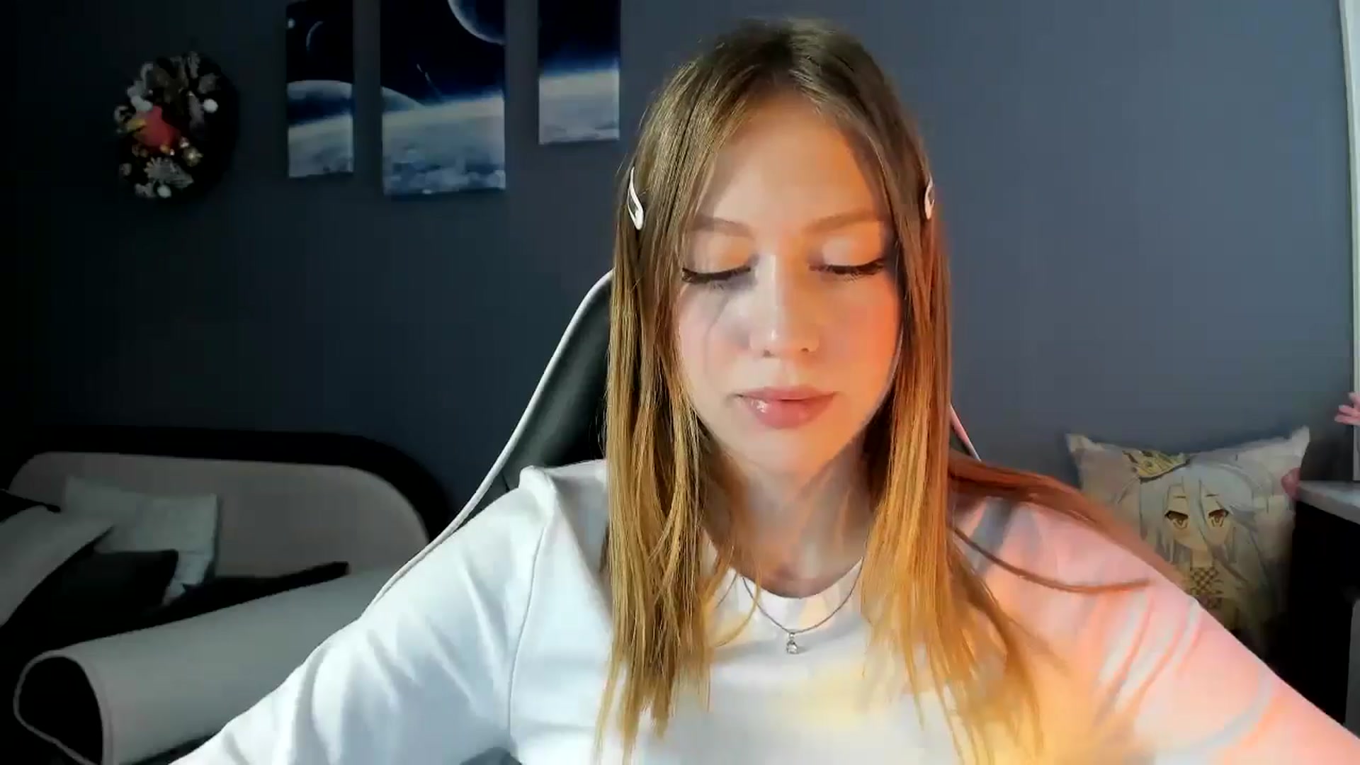 Gallery image thumbnail from RoboSasha's myfreecams stream on, 01/14/2025, 12:54 image 18 of 20