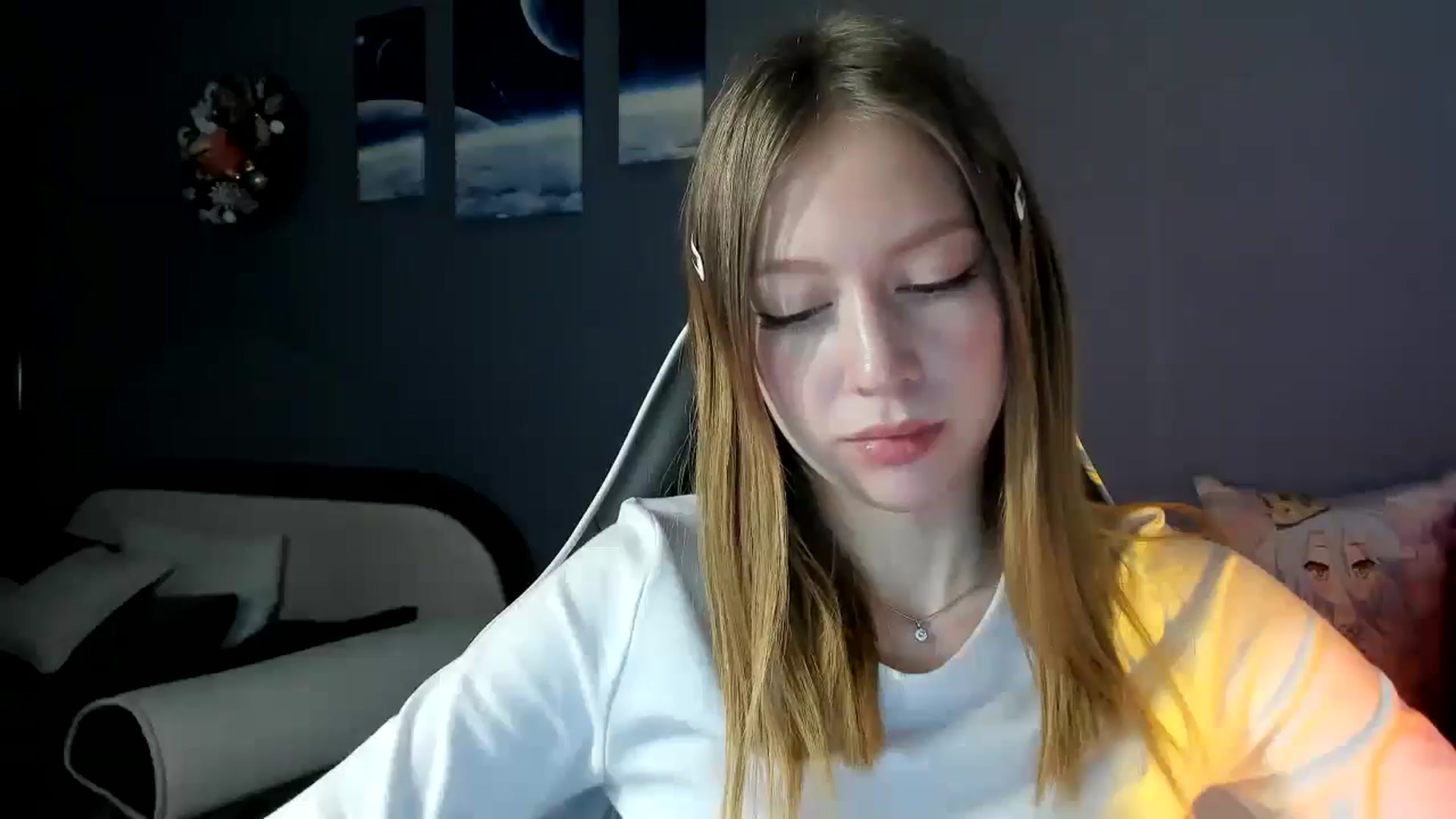 Gallery image thumbnail from RoboSasha's myfreecams stream on, 01/14/2025, 14:17 image 15 of 20