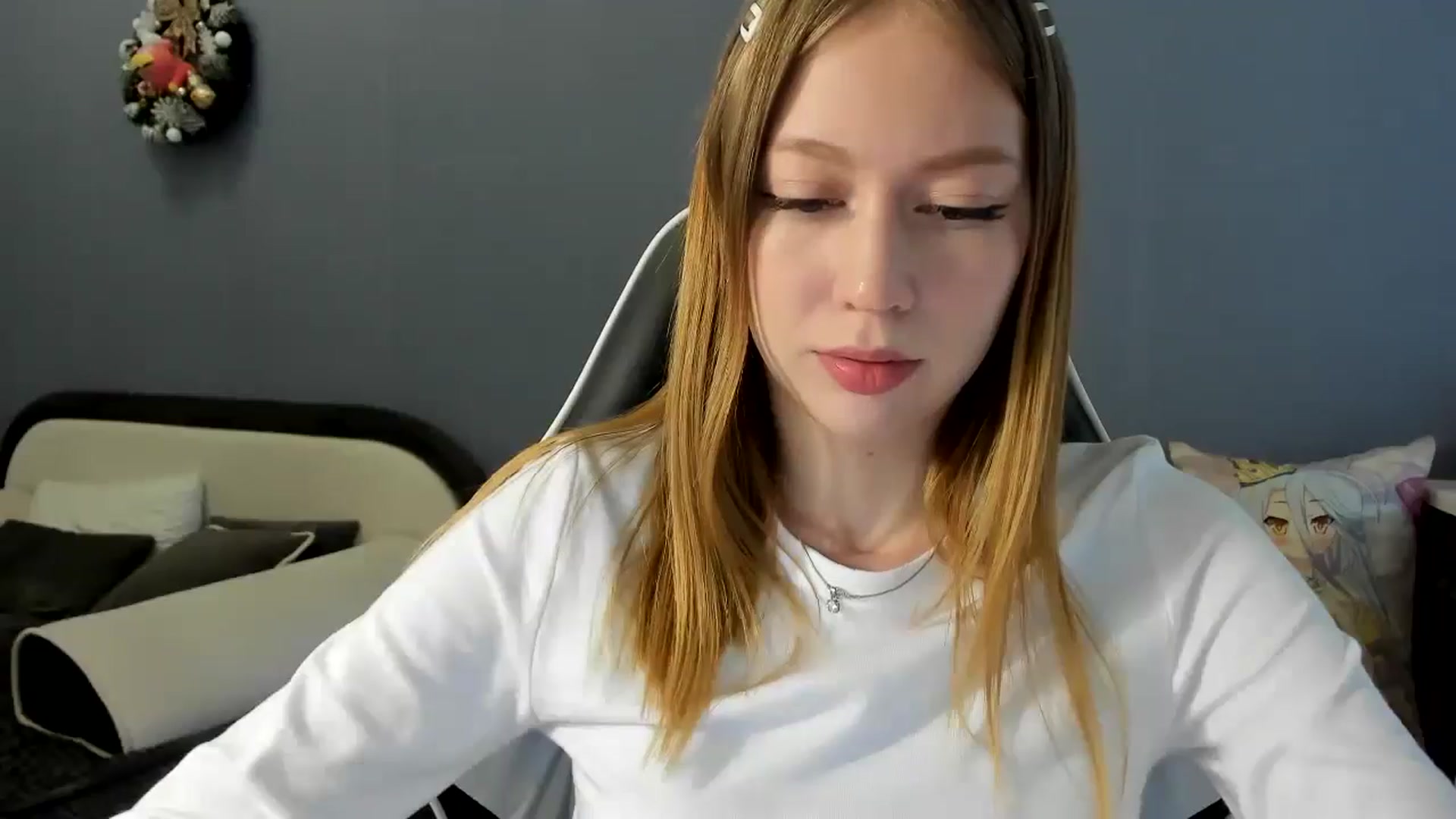 Gallery image thumbnail from RoboSasha's myfreecams stream on, 01/15/2025, 13:16 image 17 of 20