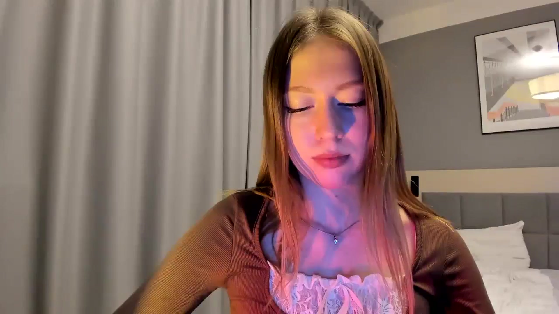 Gallery image thumbnail from RoboSasha's myfreecams stream on, 01/23/2025, 19:17 image 7 of 20