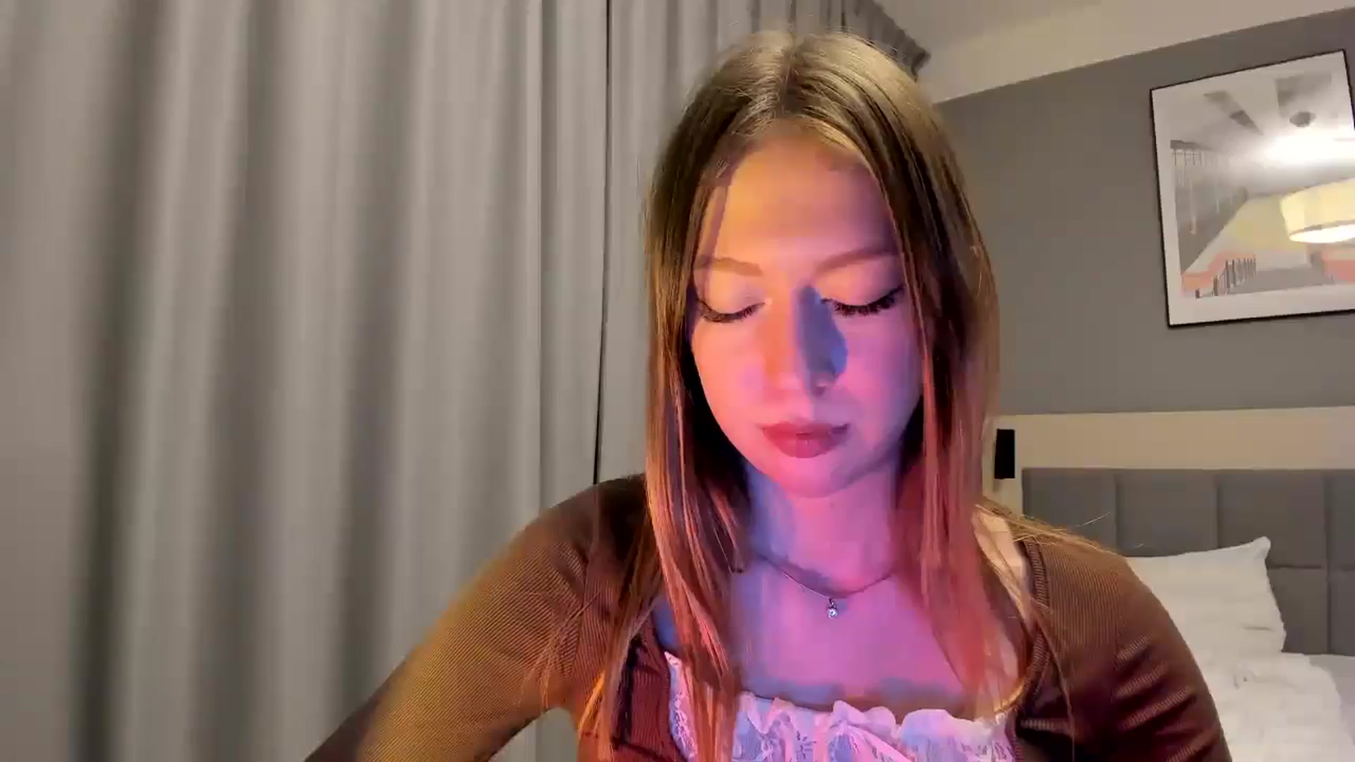 Gallery image thumbnail from RoboSasha's myfreecams stream on, 01/23/2025, 19:17 image 16 of 20