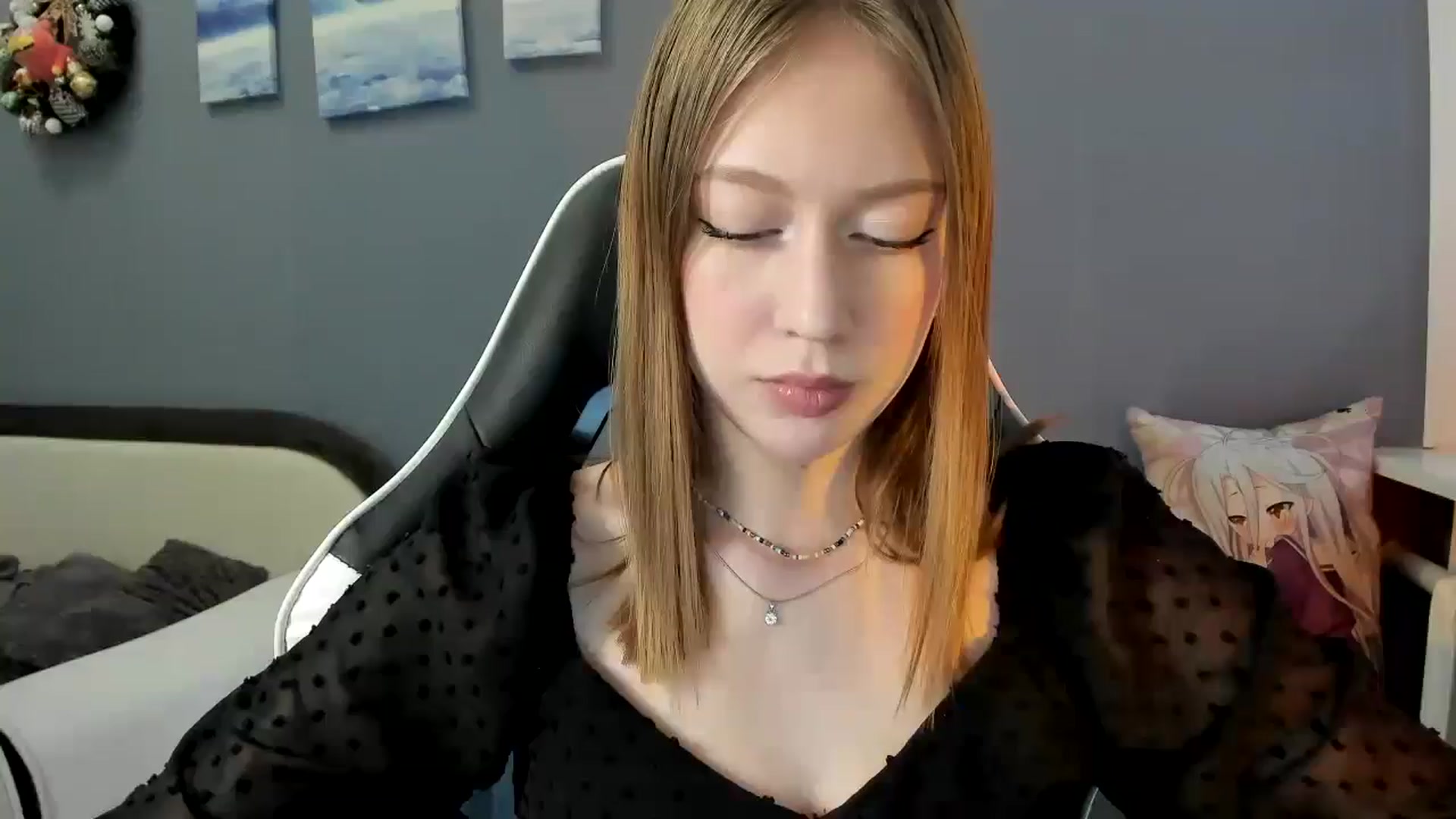 Gallery image thumbnail from RoboSasha's myfreecams stream on, 02/10/2025, 15:02 image 9 of 20
