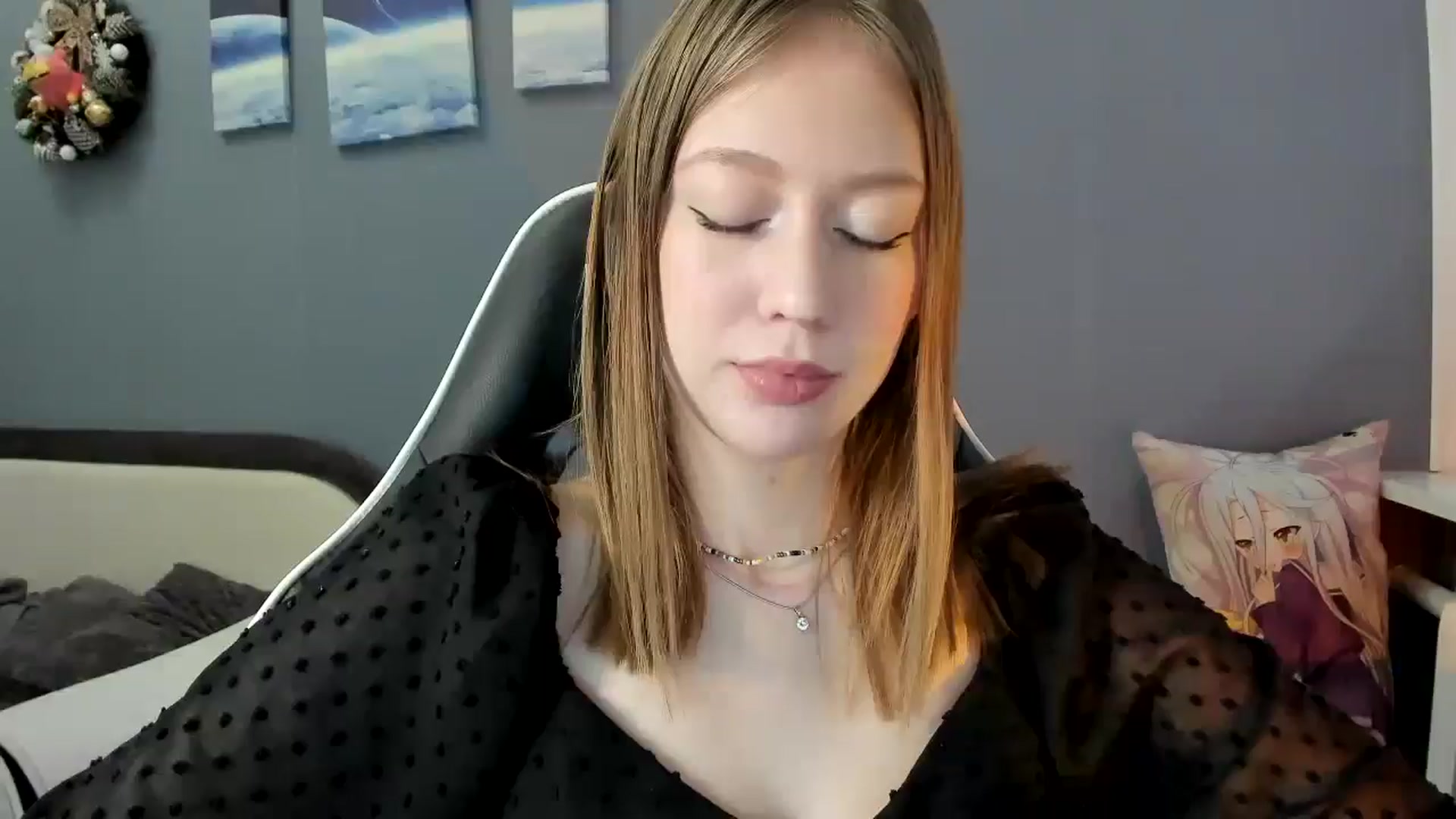 Gallery image thumbnail from RoboSasha's myfreecams stream on, 02/10/2025, 15:02 image 17 of 20