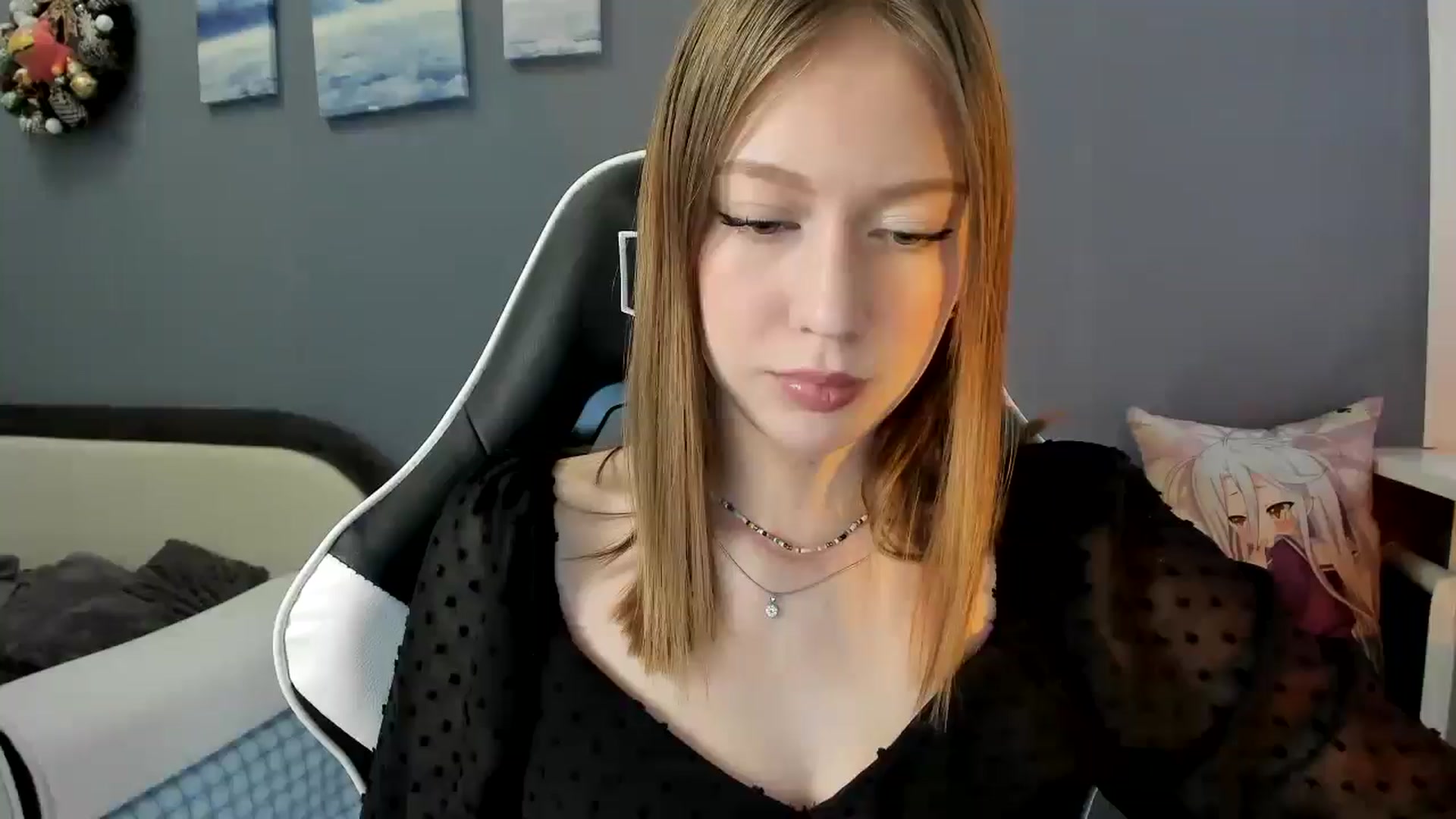 Gallery image thumbnail from RoboSasha's myfreecams stream on, 02/10/2025, 15:02 image 8 of 20
