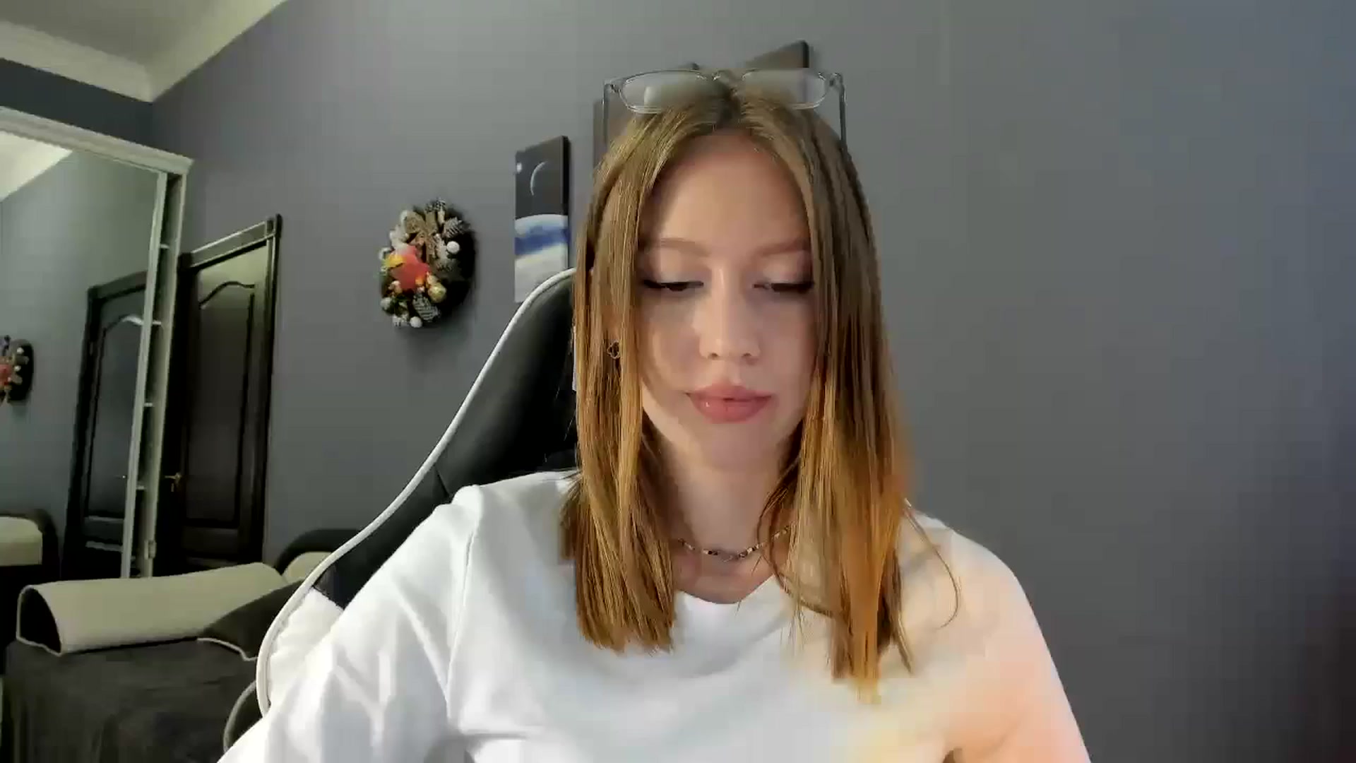 Gallery image thumbnail from RoboSasha's myfreecams stream on, 02/27/2025, 14:06 image 17 of 20