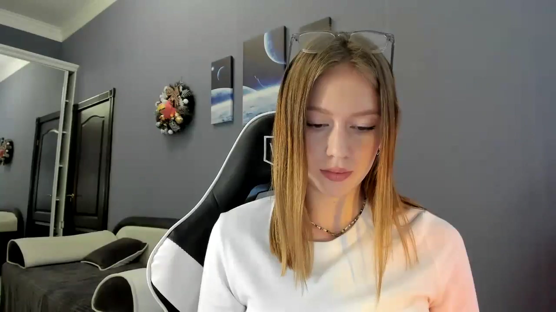 Gallery image thumbnail from RoboSasha's myfreecams stream on, 02/27/2025, 14:28 image 15 of 20