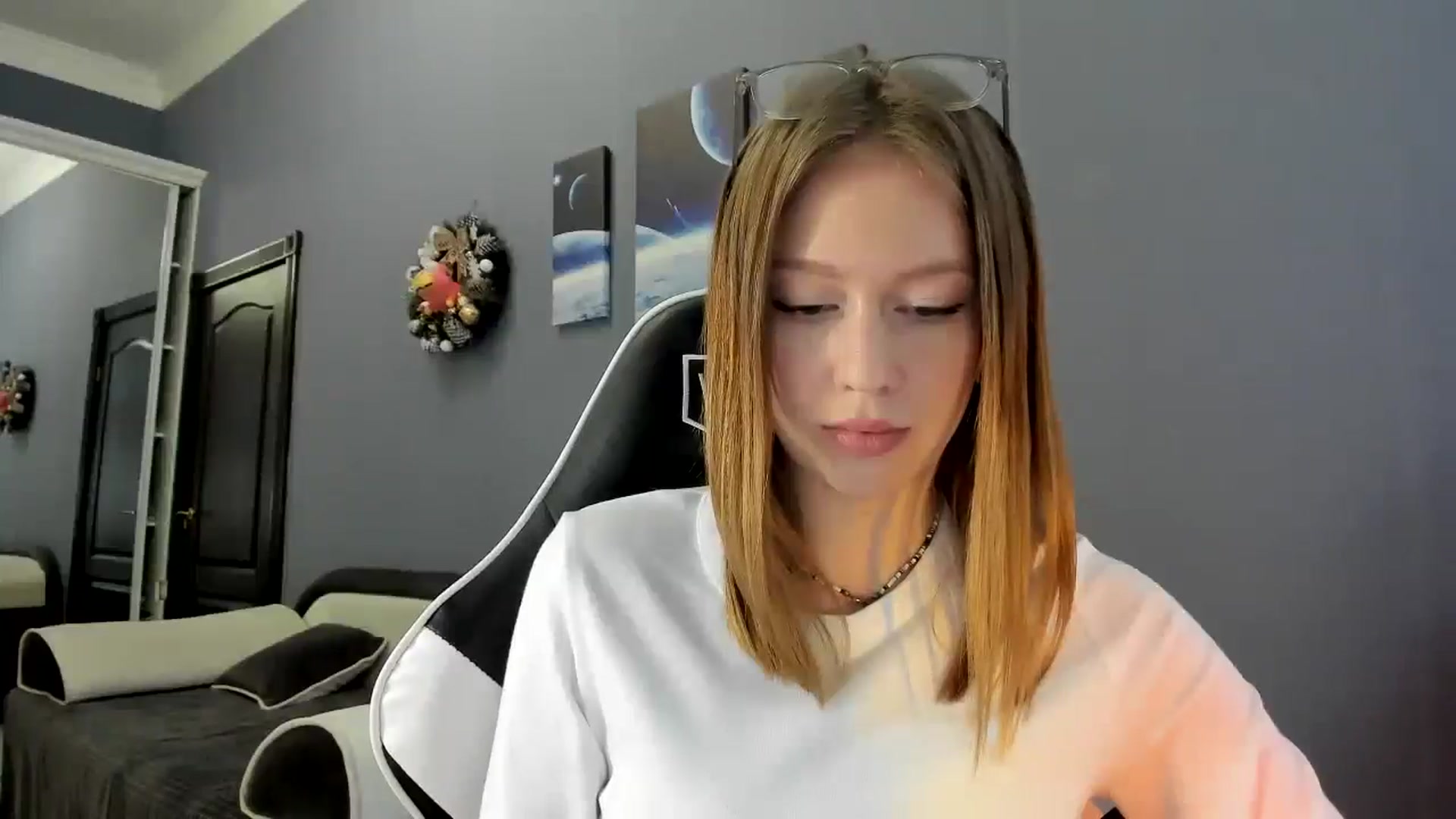 Gallery image thumbnail from RoboSasha's myfreecams stream on, 02/27/2025, 14:28 image 5 of 20