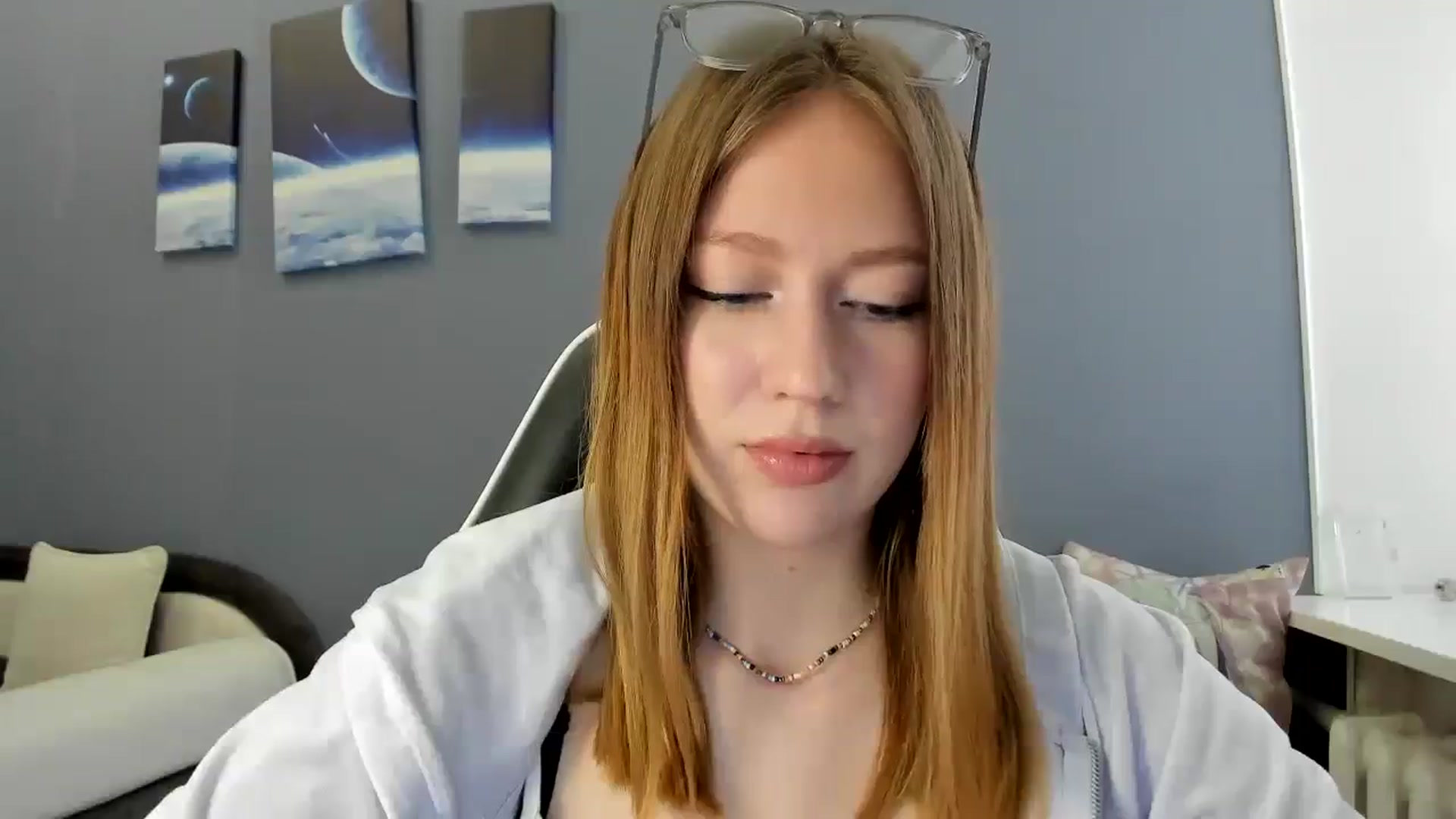 Gallery image thumbnail from RoboSasha's myfreecams stream on, 03/16/2025, 14:06 image 15 of 20
