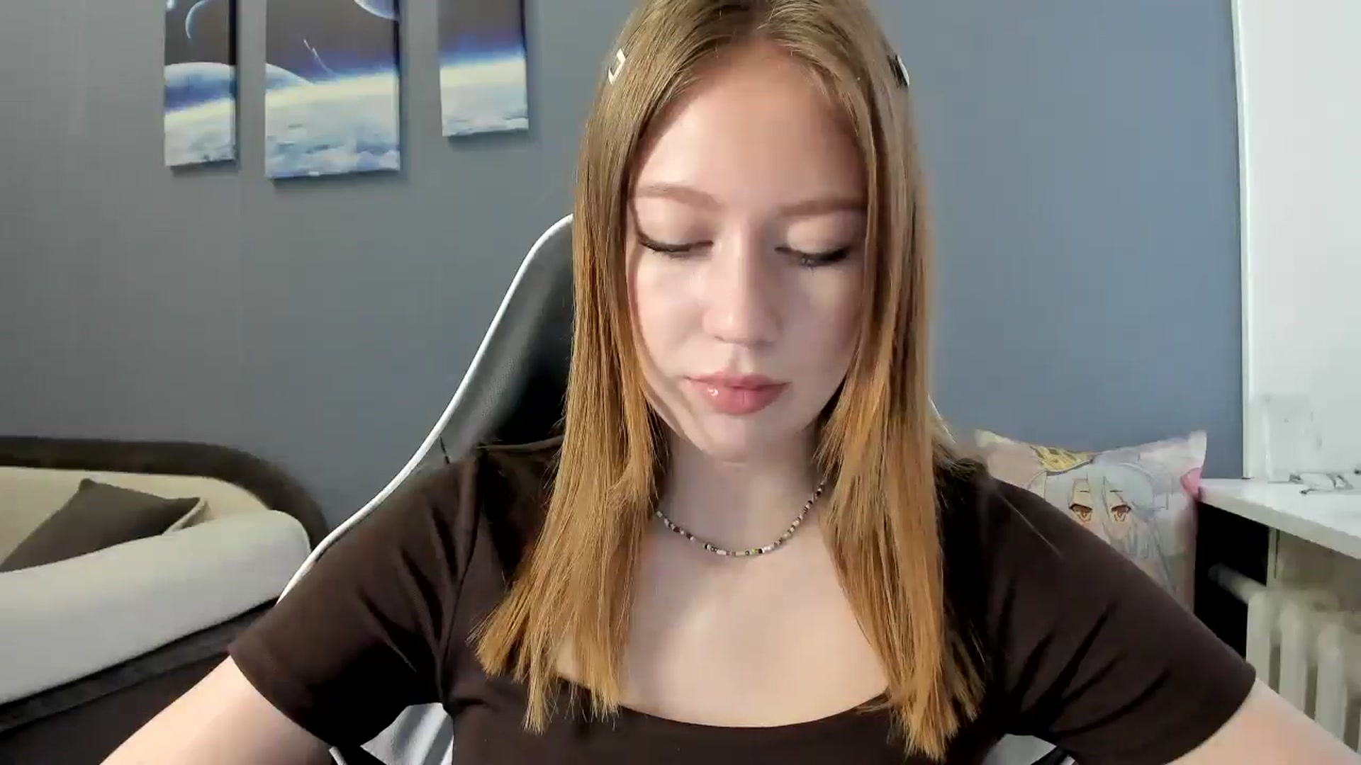 Gallery image thumbnail from RoboSasha's myfreecams stream on, 03/24/2025, 14:20 image 16 of 20