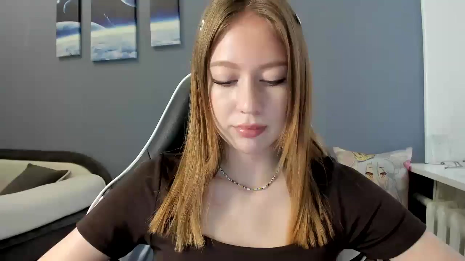 Gallery image thumbnail from RoboSasha's myfreecams stream on, 03/24/2025, 14:20 image 15 of 20