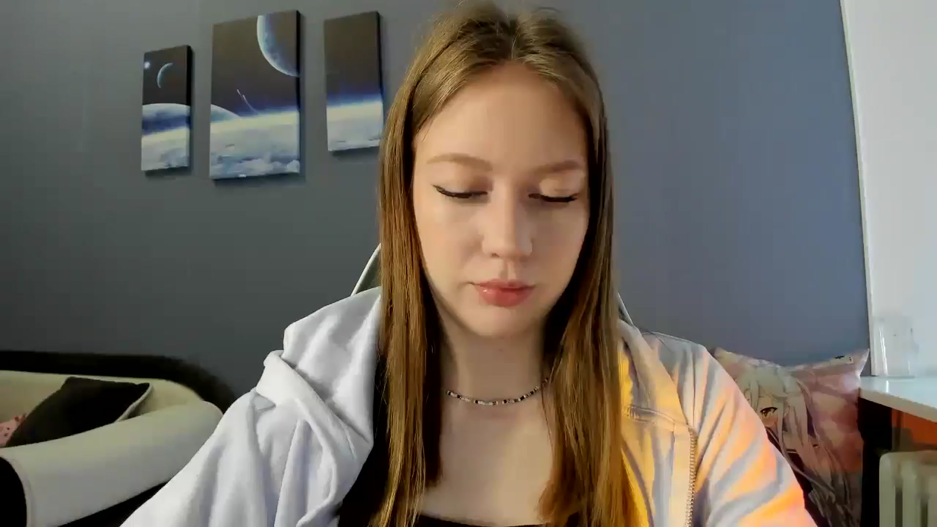 Gallery image thumbnail from RoboSasha's myfreecams stream on, 04/18/2025, 11:33 image 9 of 20