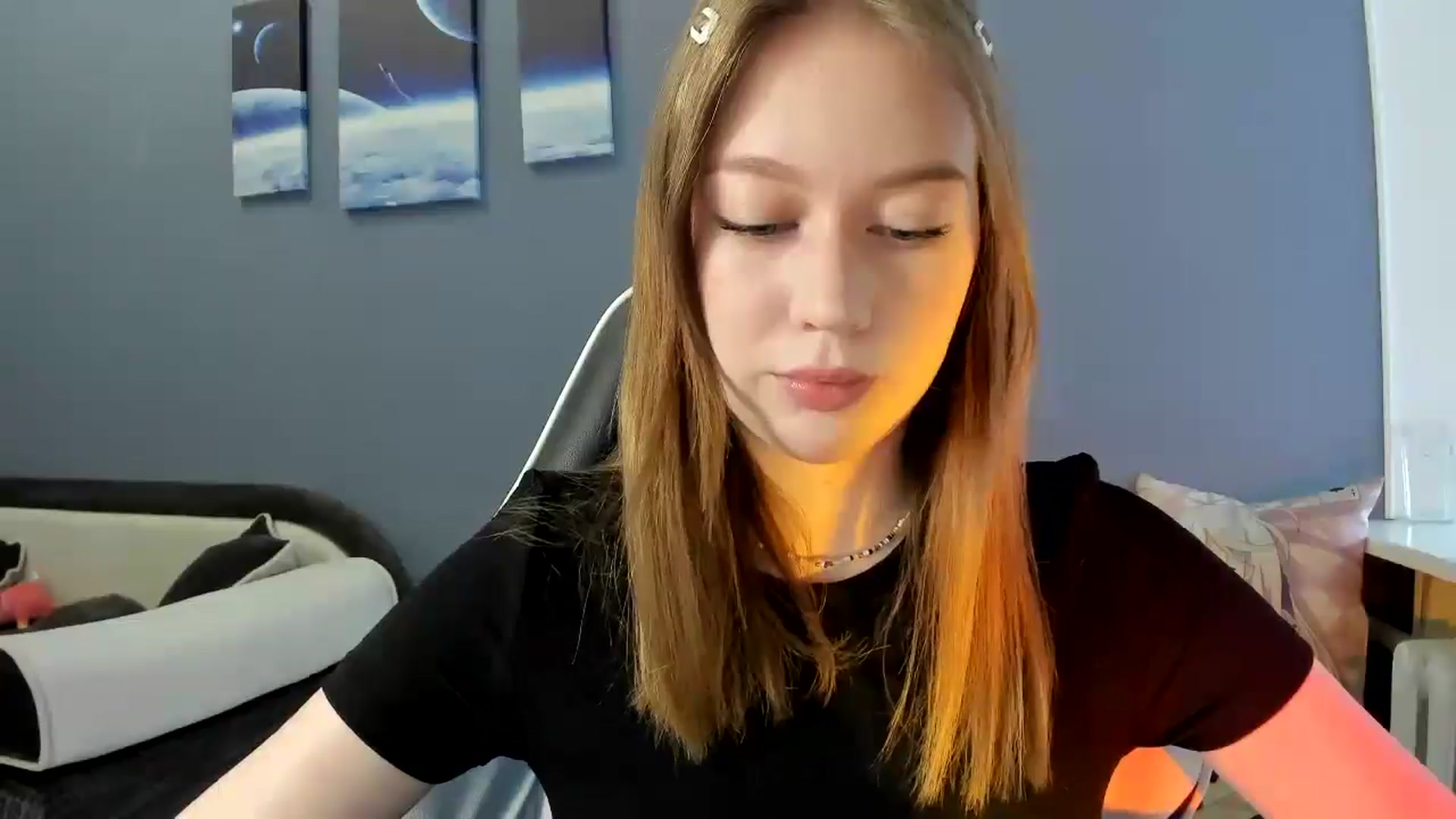Gallery image thumbnail from RoboSasha's myfreecams stream on, 04/20/2025, 10:04 image 11 of 20