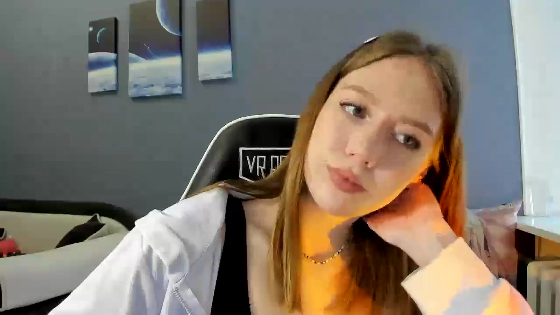 Gallery image thumbnail from RoboSasha's myfreecams stream on, 04/21/2025, 12:04 image 20 of 20