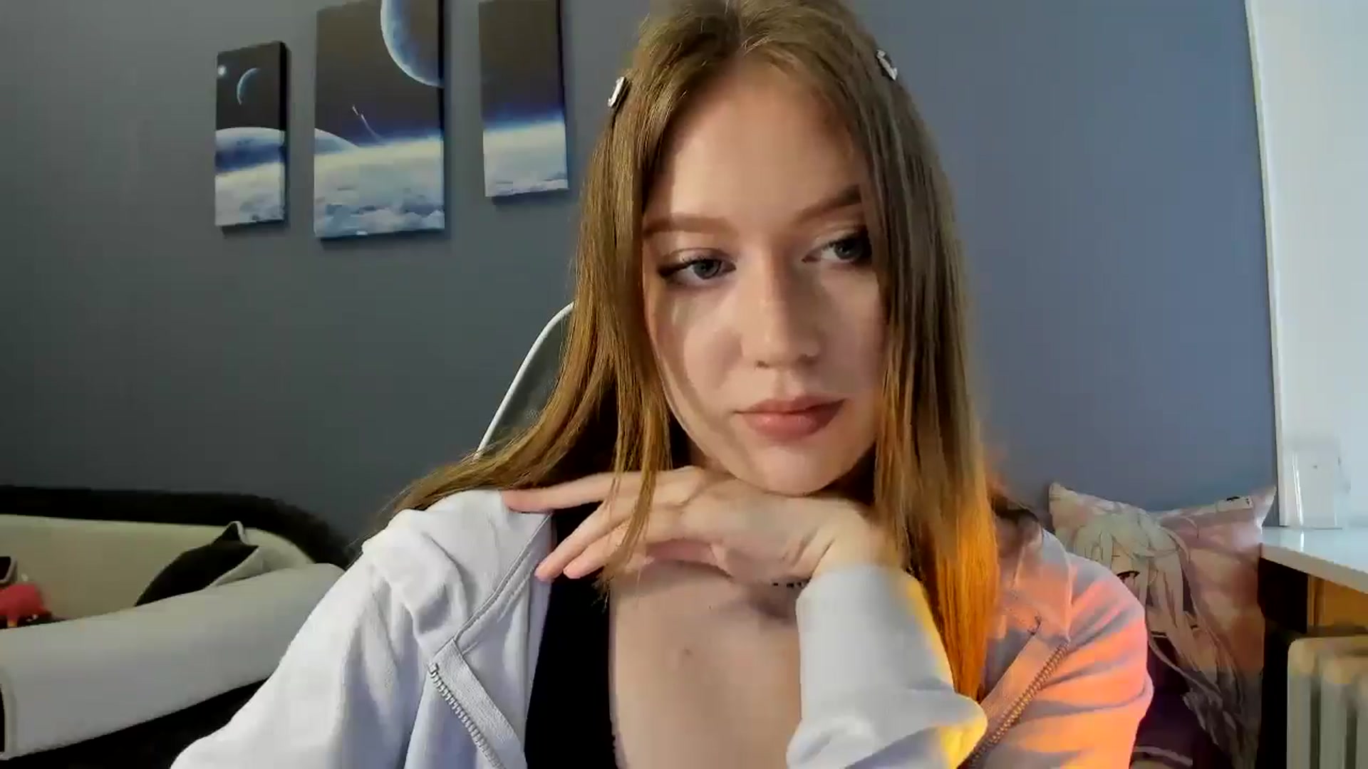 Gallery image thumbnail from RoboSasha's myfreecams stream on, 04/21/2025, 12:04 image 16 of 20