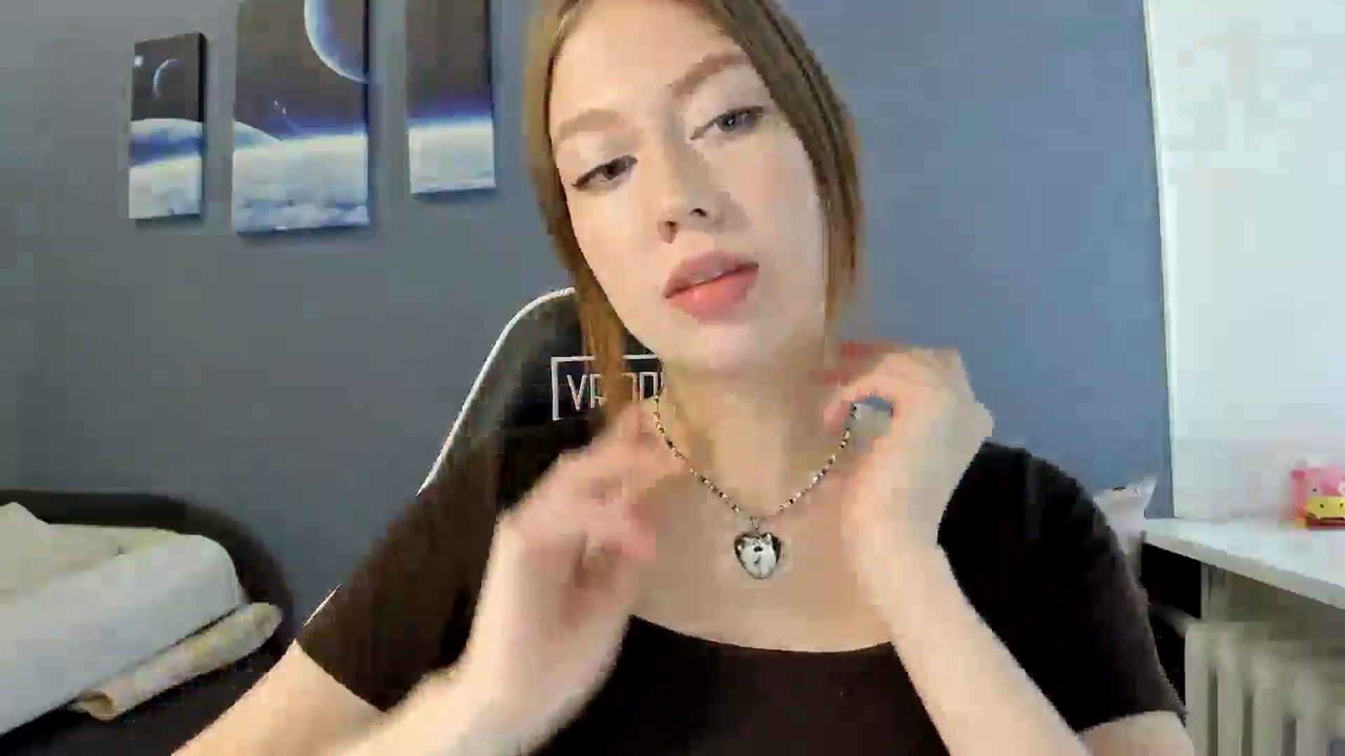 Gallery image thumbnail from RoboSasha's myfreecams stream on, 04/27/2025, 12:47 image 17 of 20