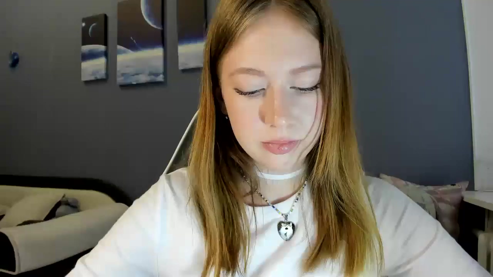 Gallery image thumbnail from RoboSasha's myfreecams stream on, 05/02/2025, 10:15 image 14 of 20