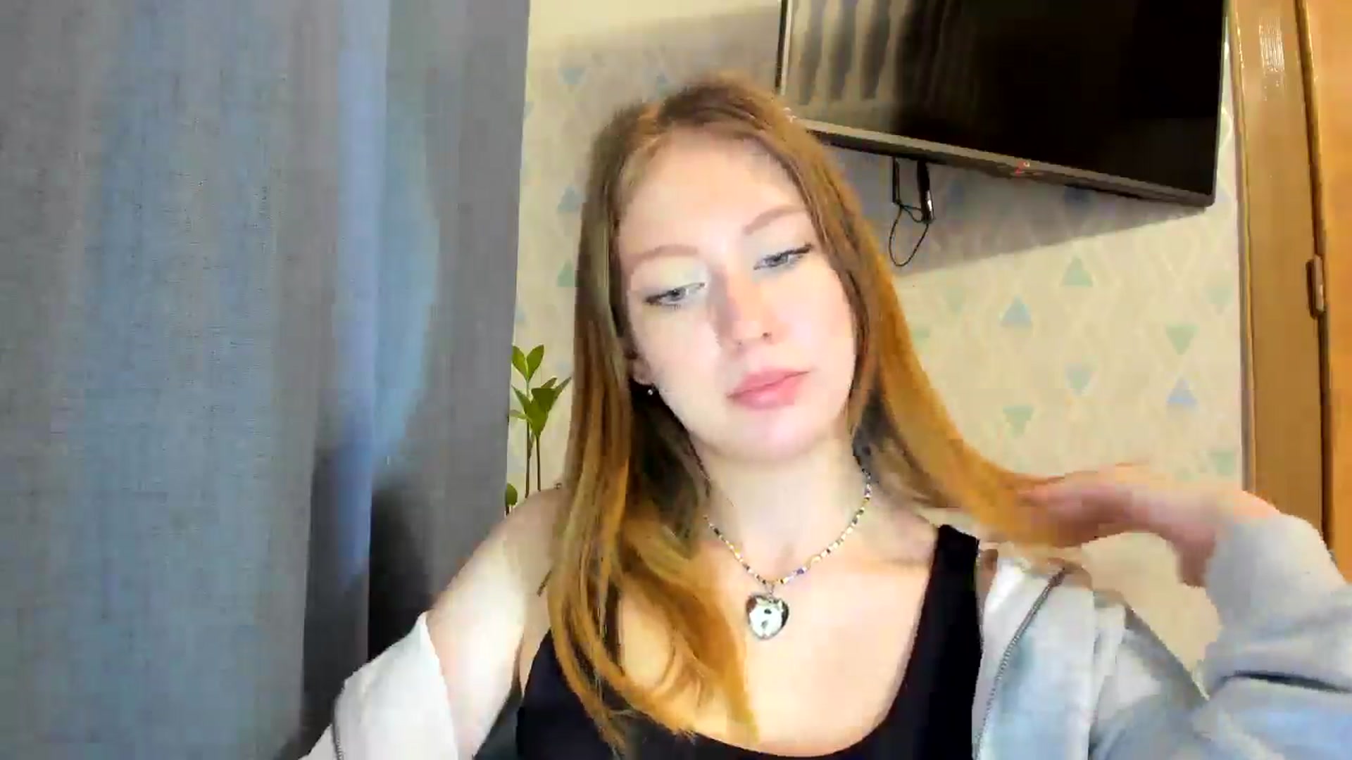 Gallery image thumbnail from RoboSasha's myfreecams stream on, 05/09/2025, 13:49 image 17 of 20