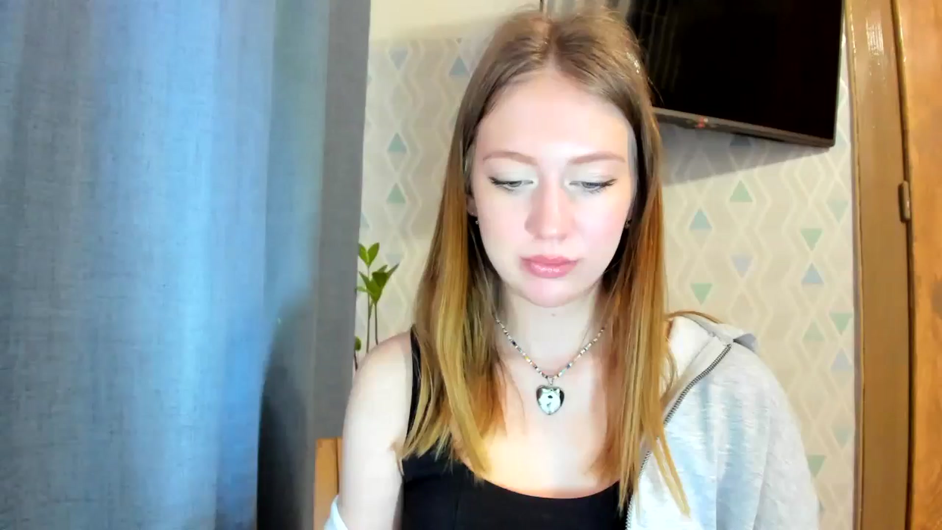 Gallery image thumbnail from RoboSasha's myfreecams stream on, 05/09/2025, 13:49 image 6 of 20