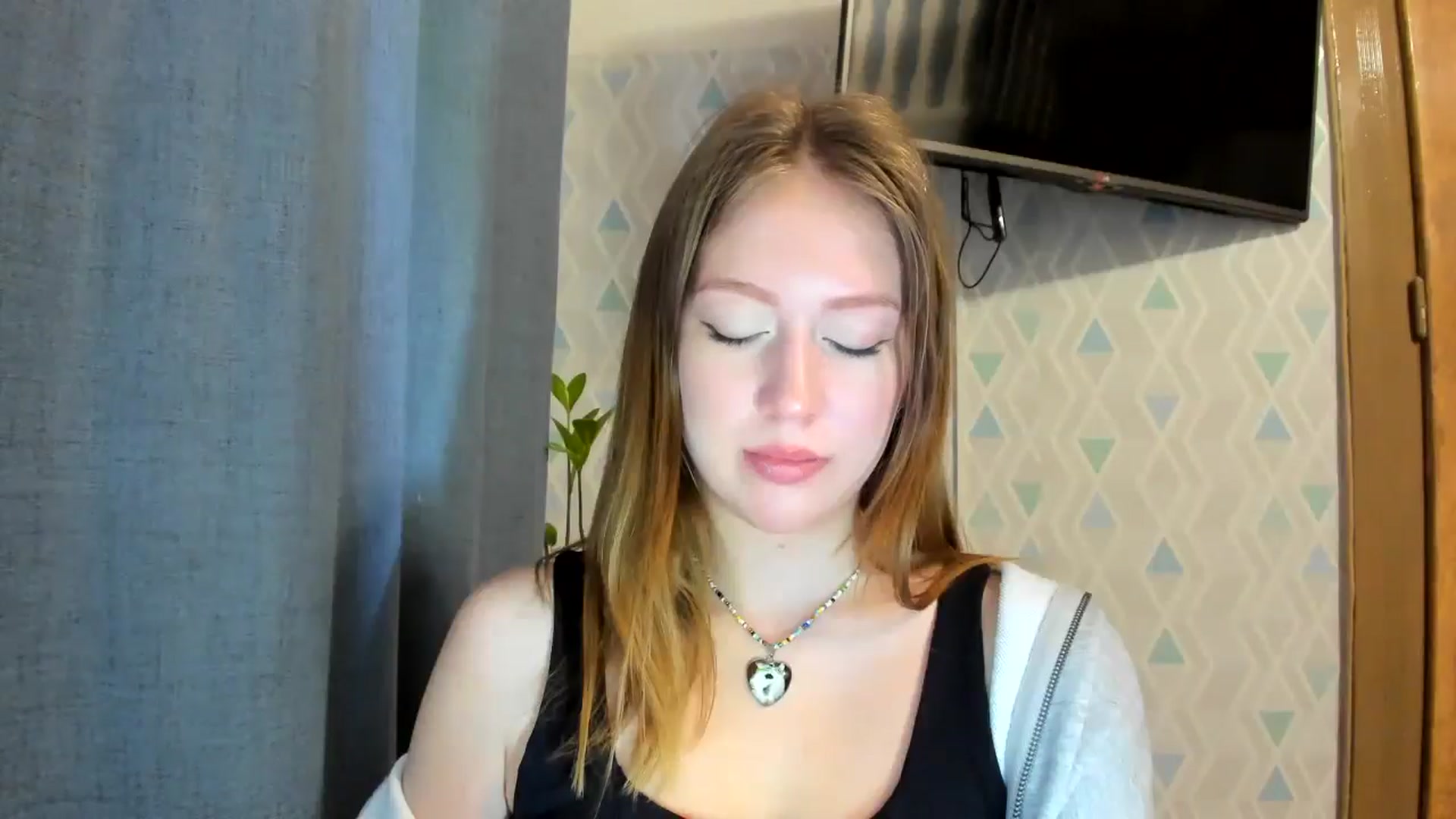 Gallery image thumbnail from RoboSasha's myfreecams stream on, 05/09/2025, 13:49 image 18 of 20