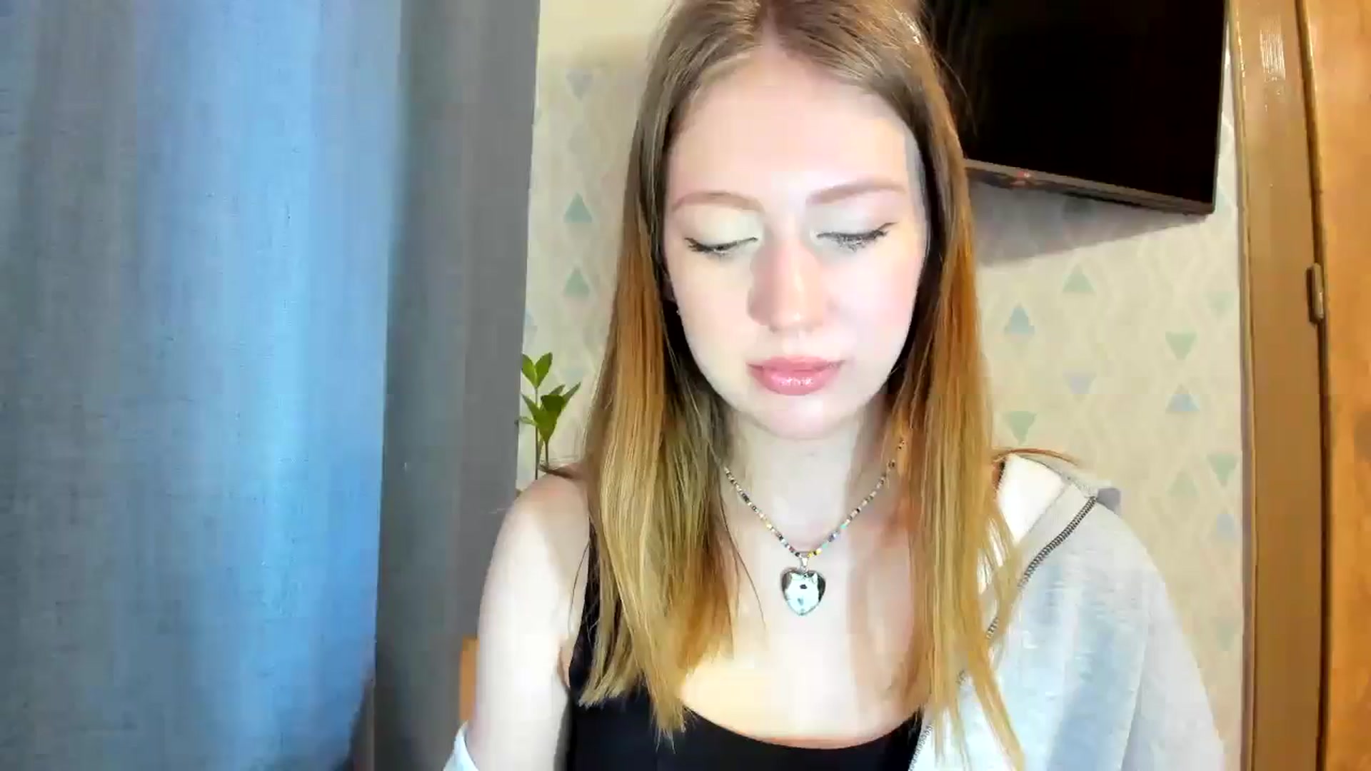 Gallery image thumbnail from RoboSasha's myfreecams stream on, 05/09/2025, 13:49 image 7 of 20