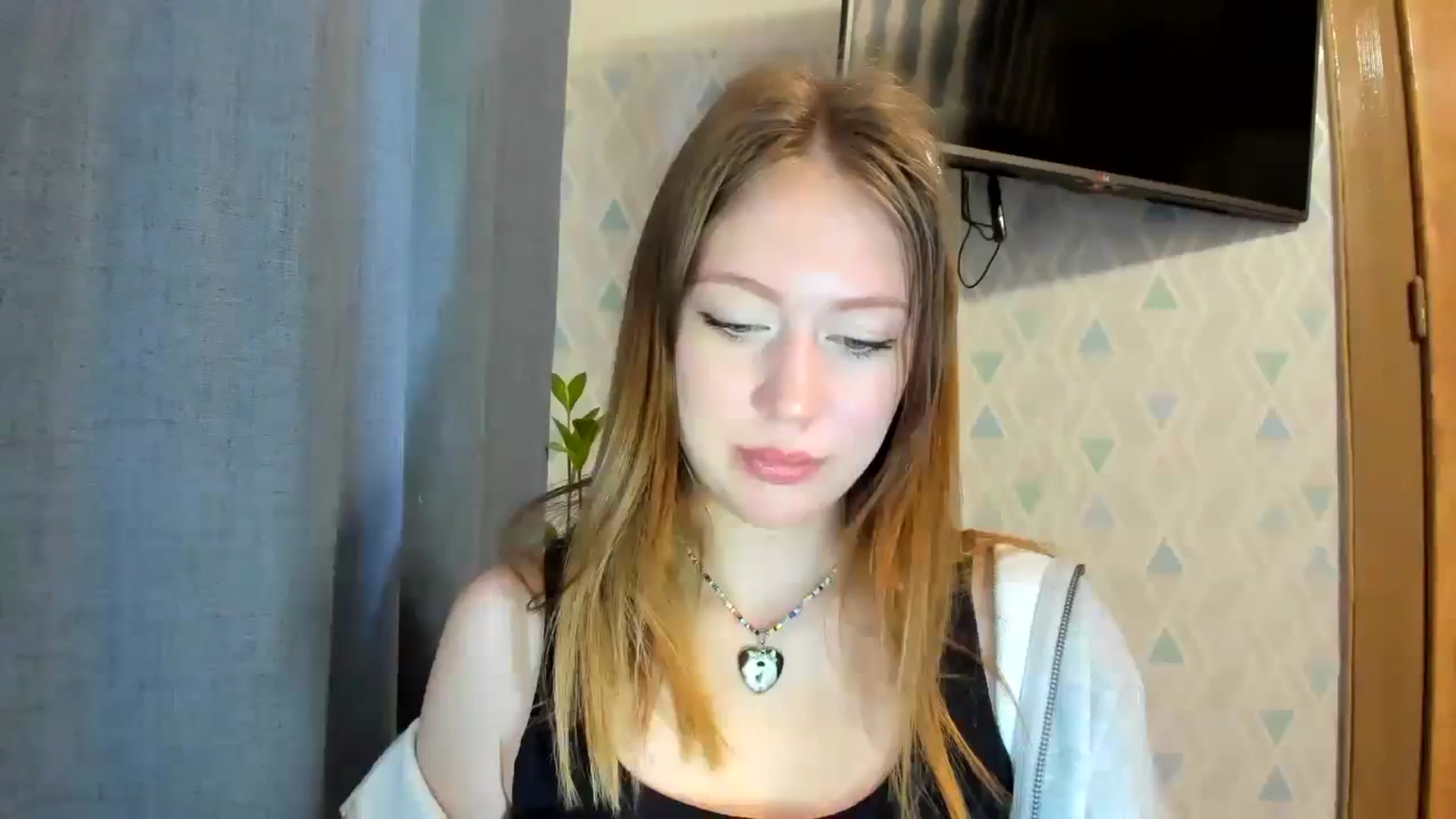 Gallery image thumbnail from RoboSasha's myfreecams stream on, 05/09/2025, 13:49 image 16 of 20