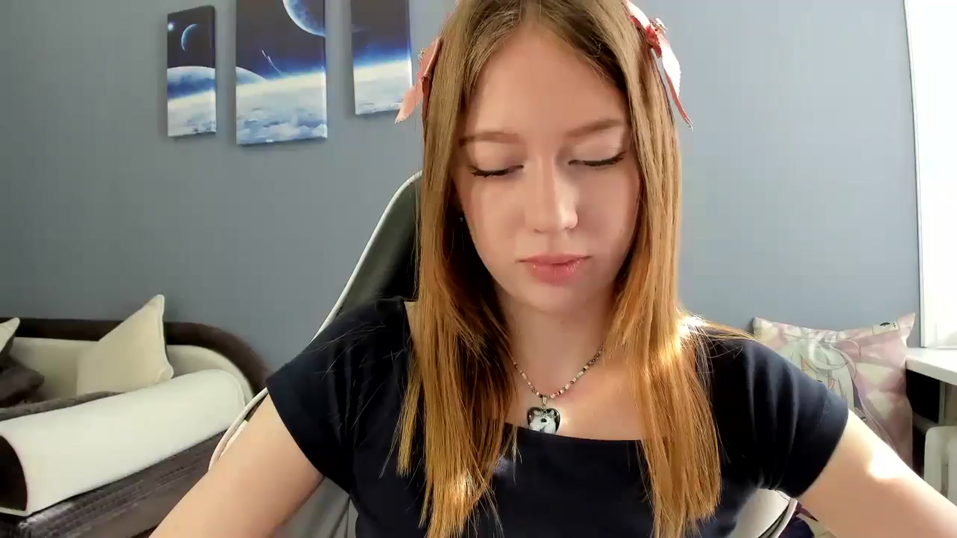 Gallery image thumbnail from RoboSasha's myfreecams stream on, 05/15/2025, 14:34 image 10 of 20