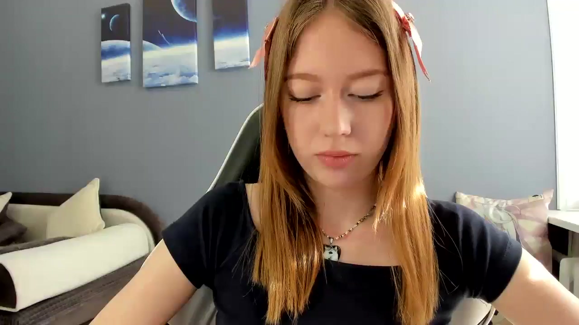 Gallery image thumbnail from RoboSasha's myfreecams stream on, 05/15/2025, 14:34 image 11 of 20