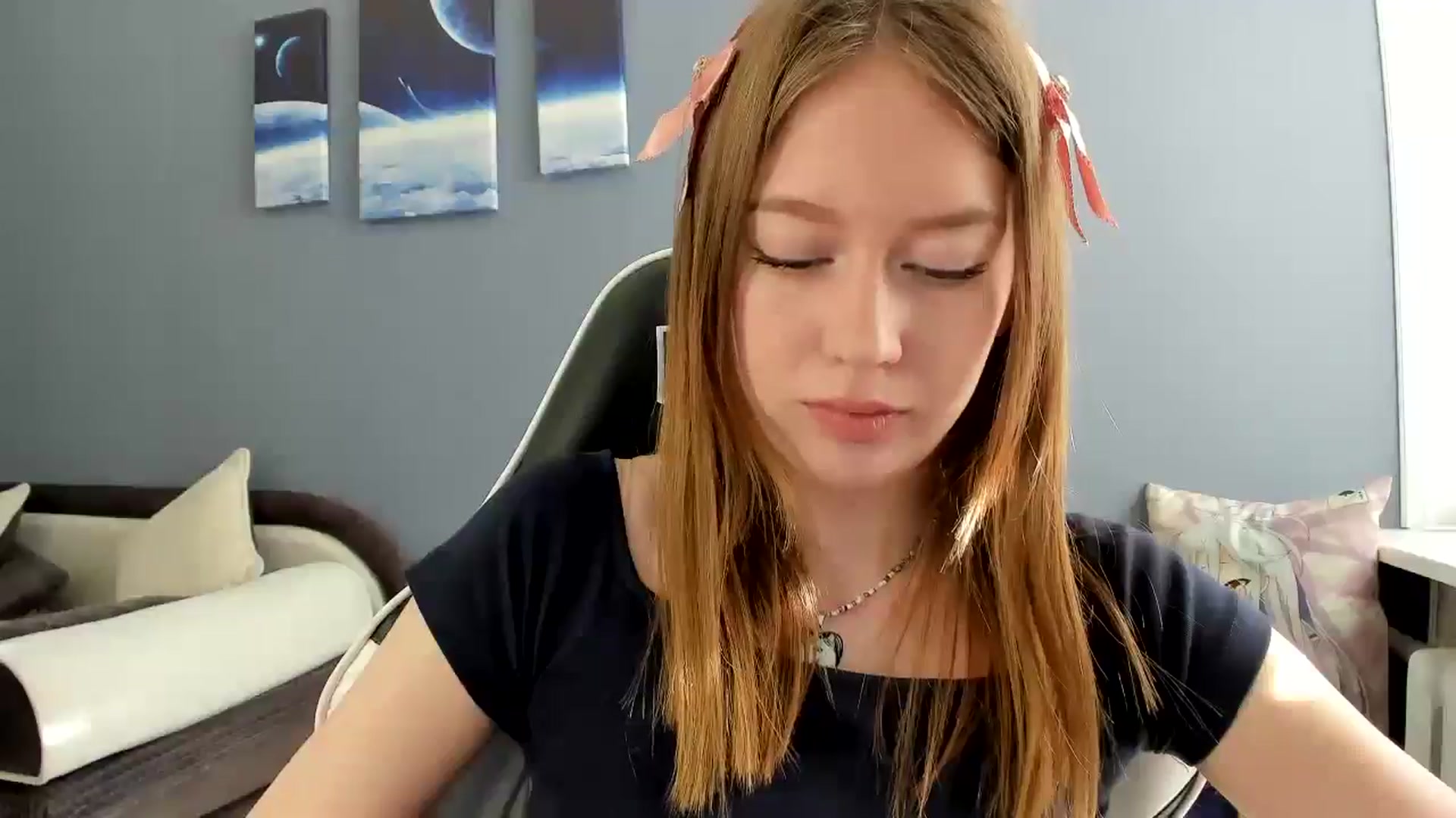 Gallery image thumbnail from RoboSasha's myfreecams stream on, 05/15/2025, 14:34 image 12 of 20