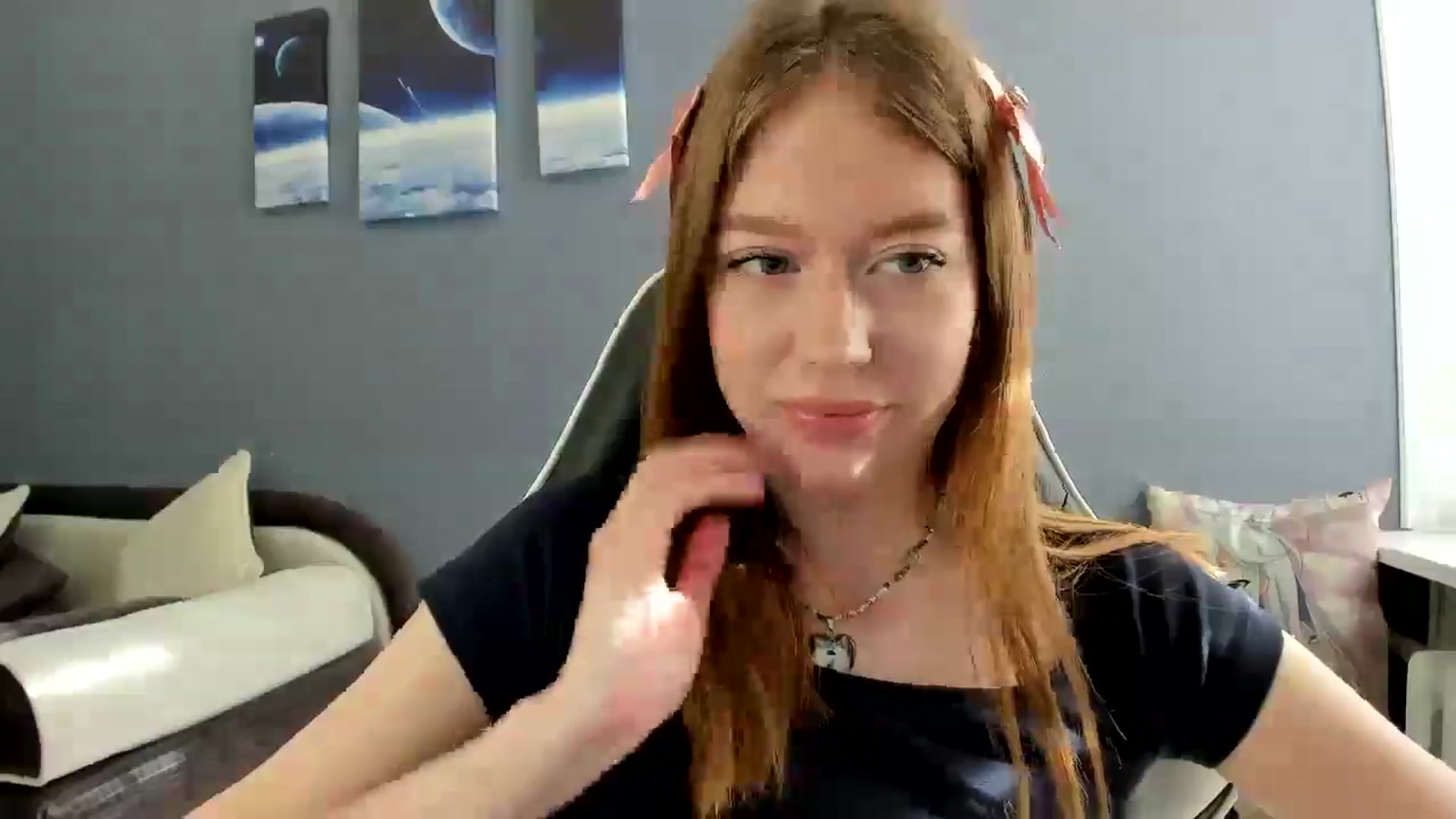 Gallery image thumbnail from RoboSasha's myfreecams stream on, 05/15/2025, 14:34 image 15 of 20
